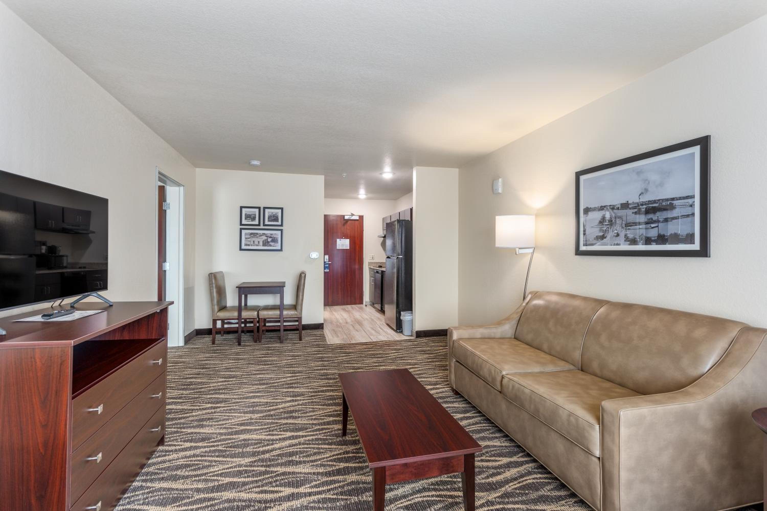 One-Bedroom Suite - Photo 1