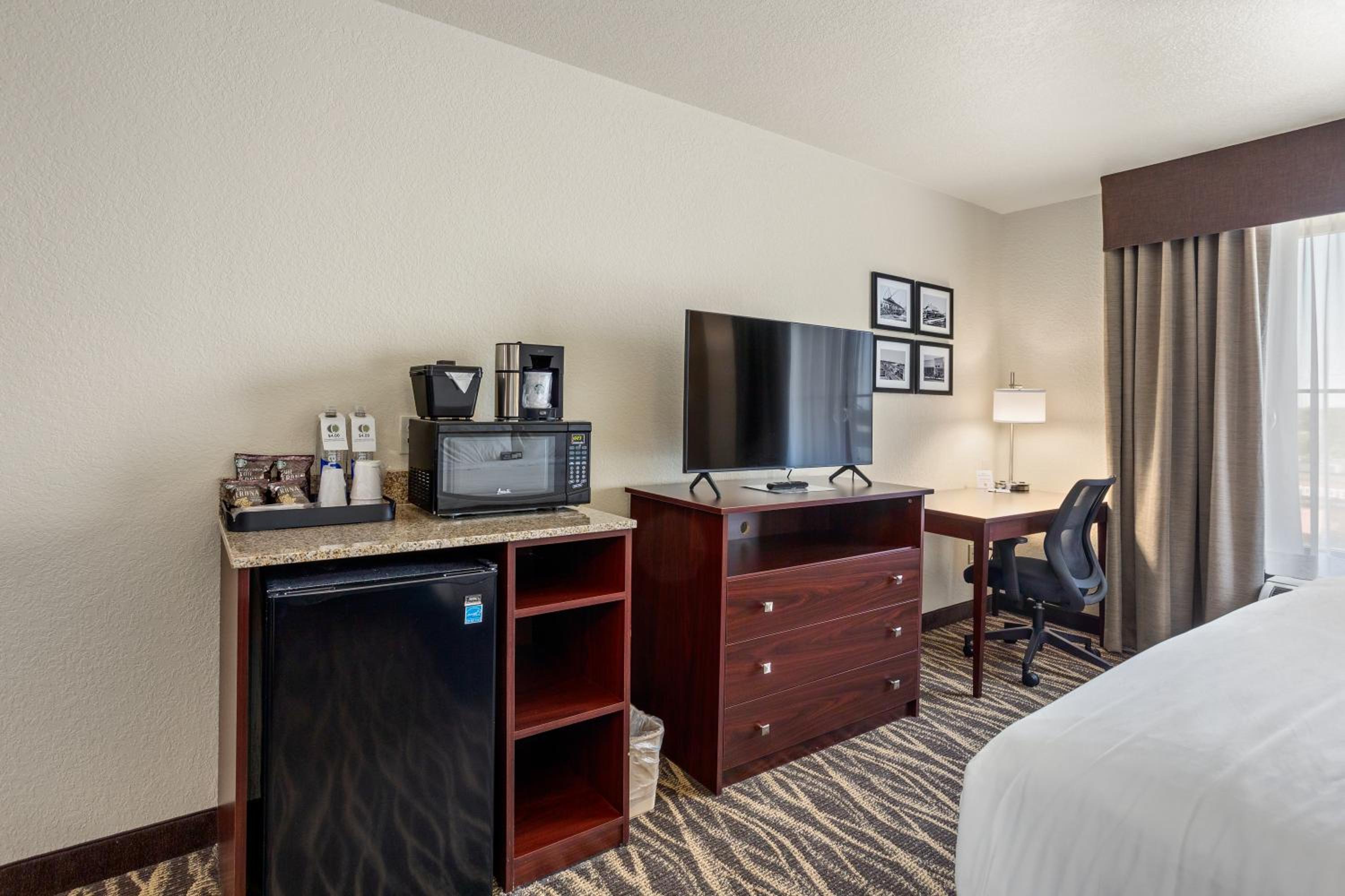 King Room - Disability Access - Photo 7