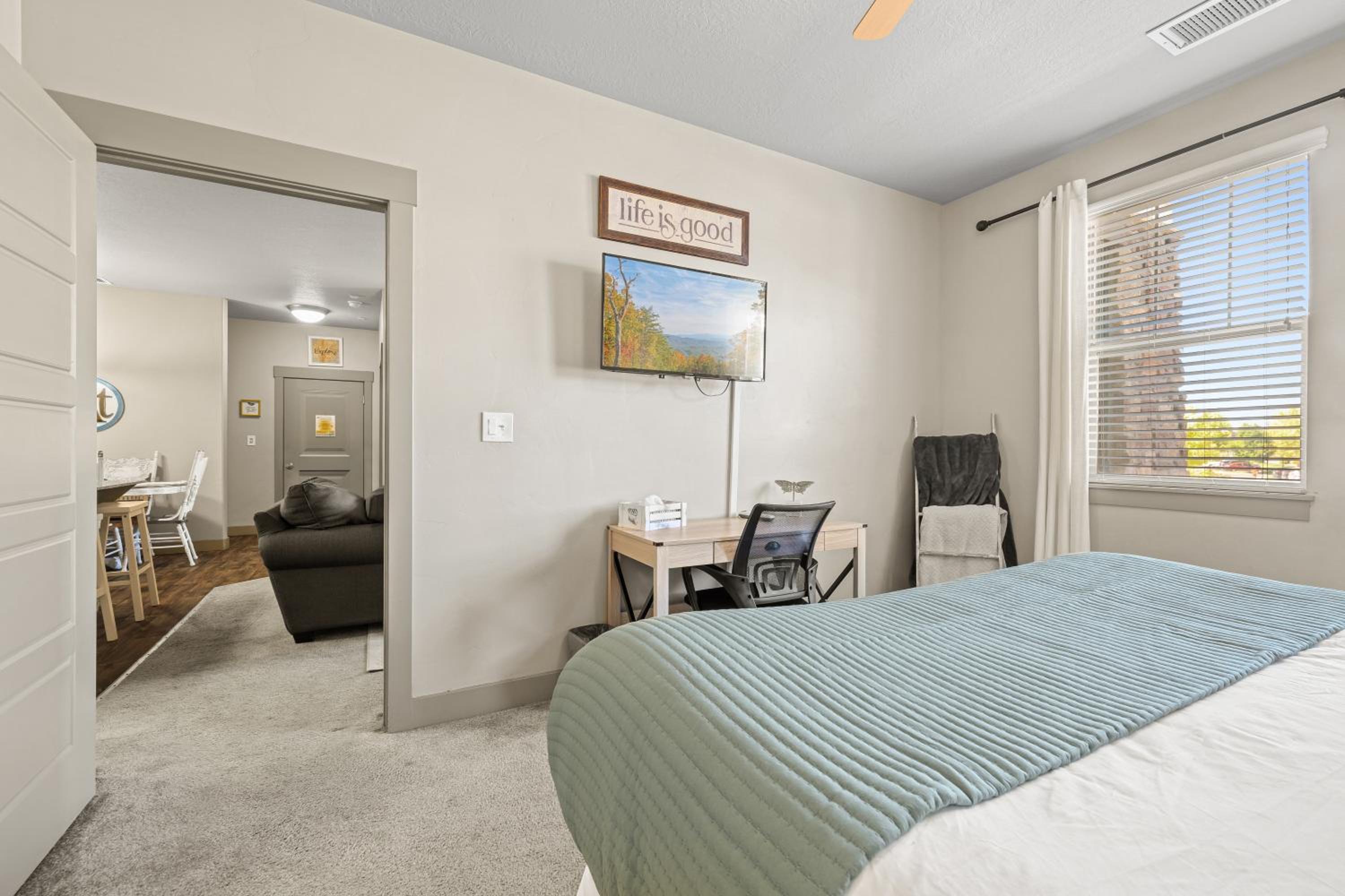 Three-Bedroom Apartment photo 1