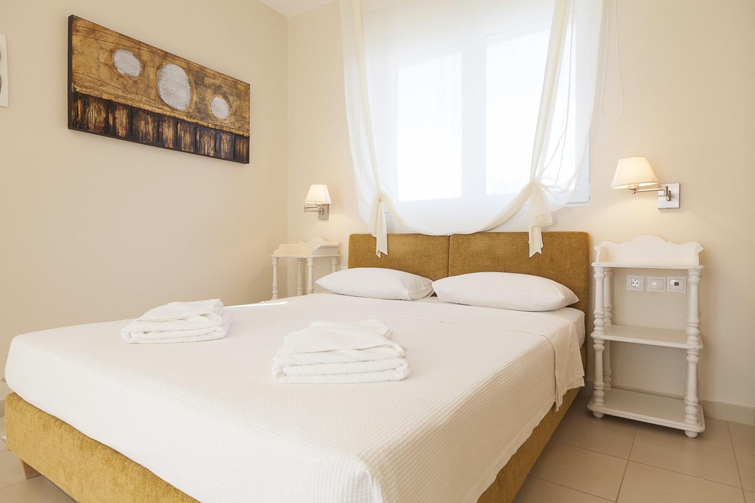 Double Room - Photo 5