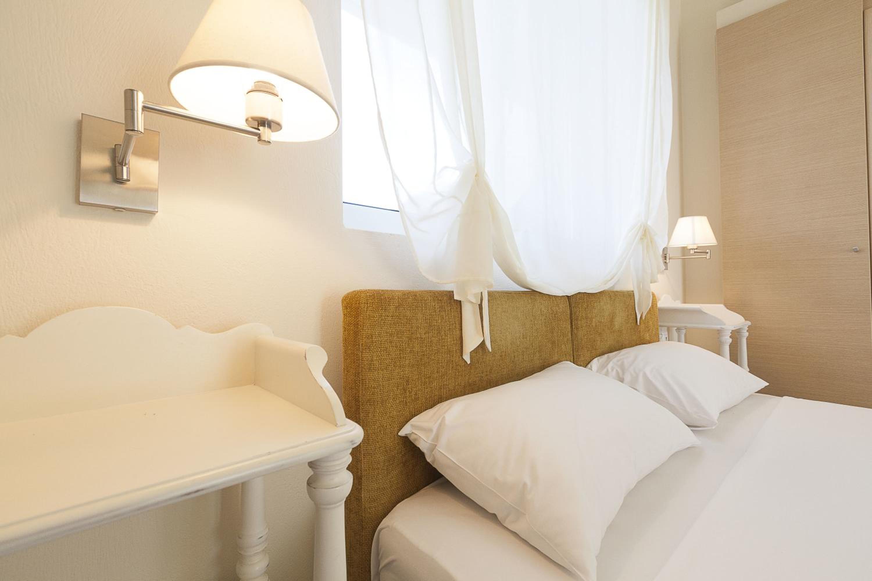 Double Room - Photo 4