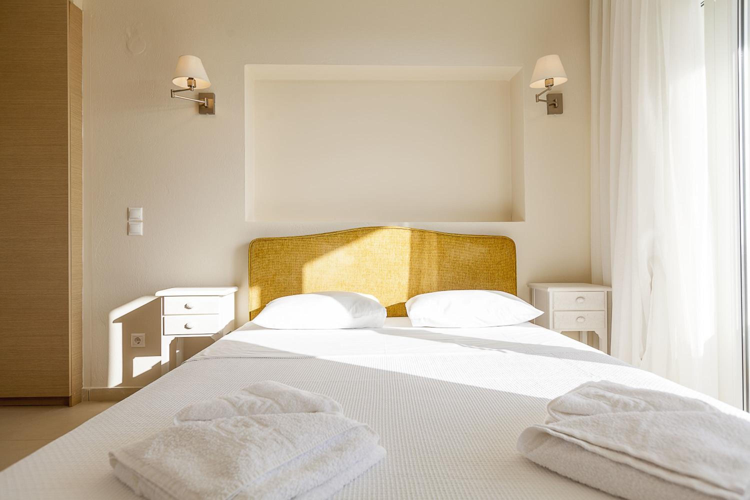 Double Room - Photo 8