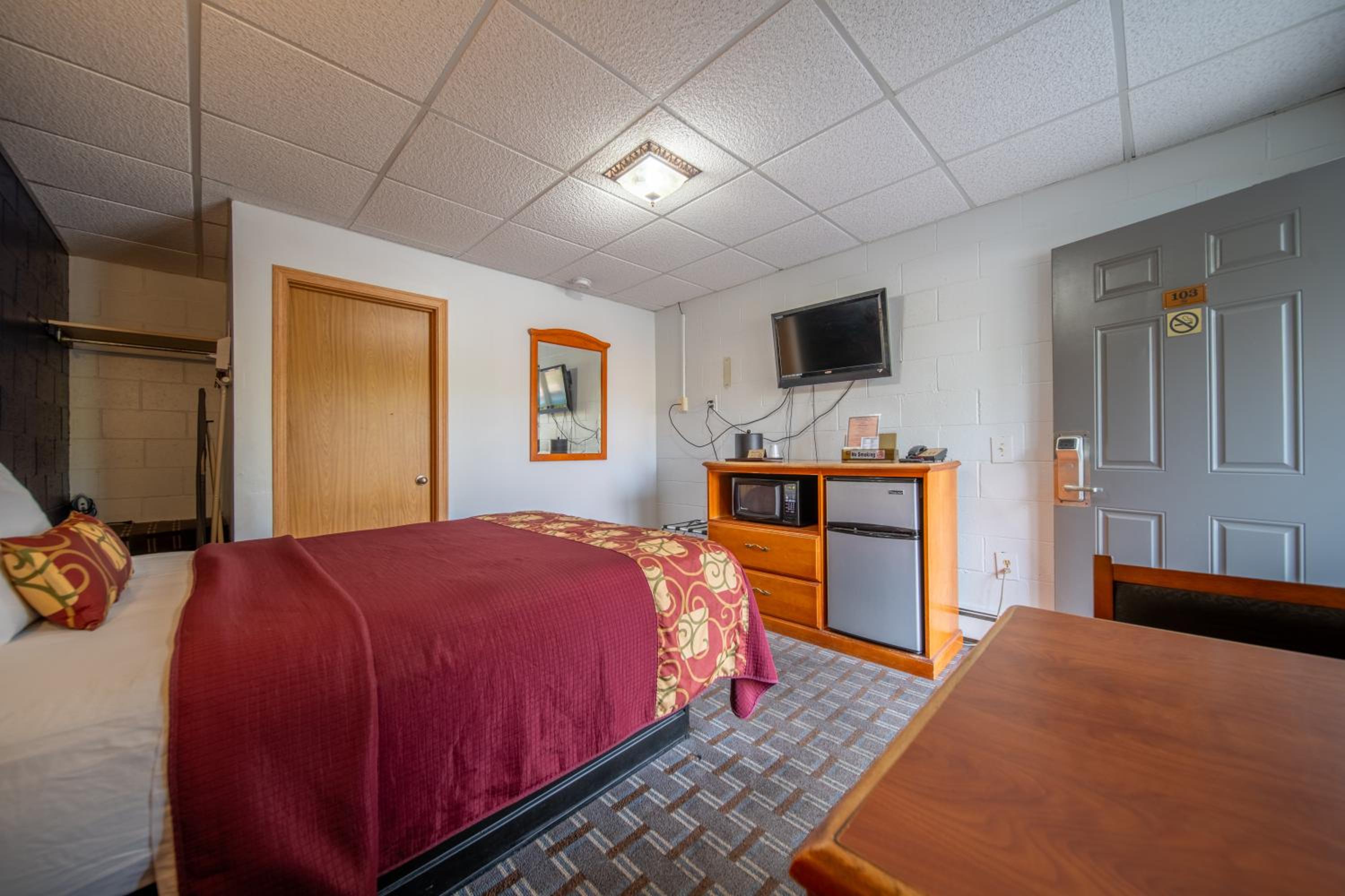 Queen Room - Photo 3