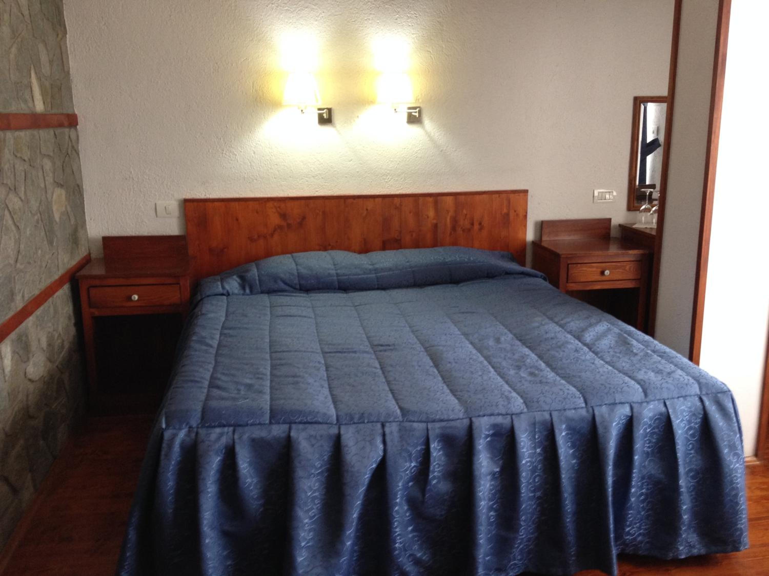 Double Room with Extra Bed and Balcony - Photo 10