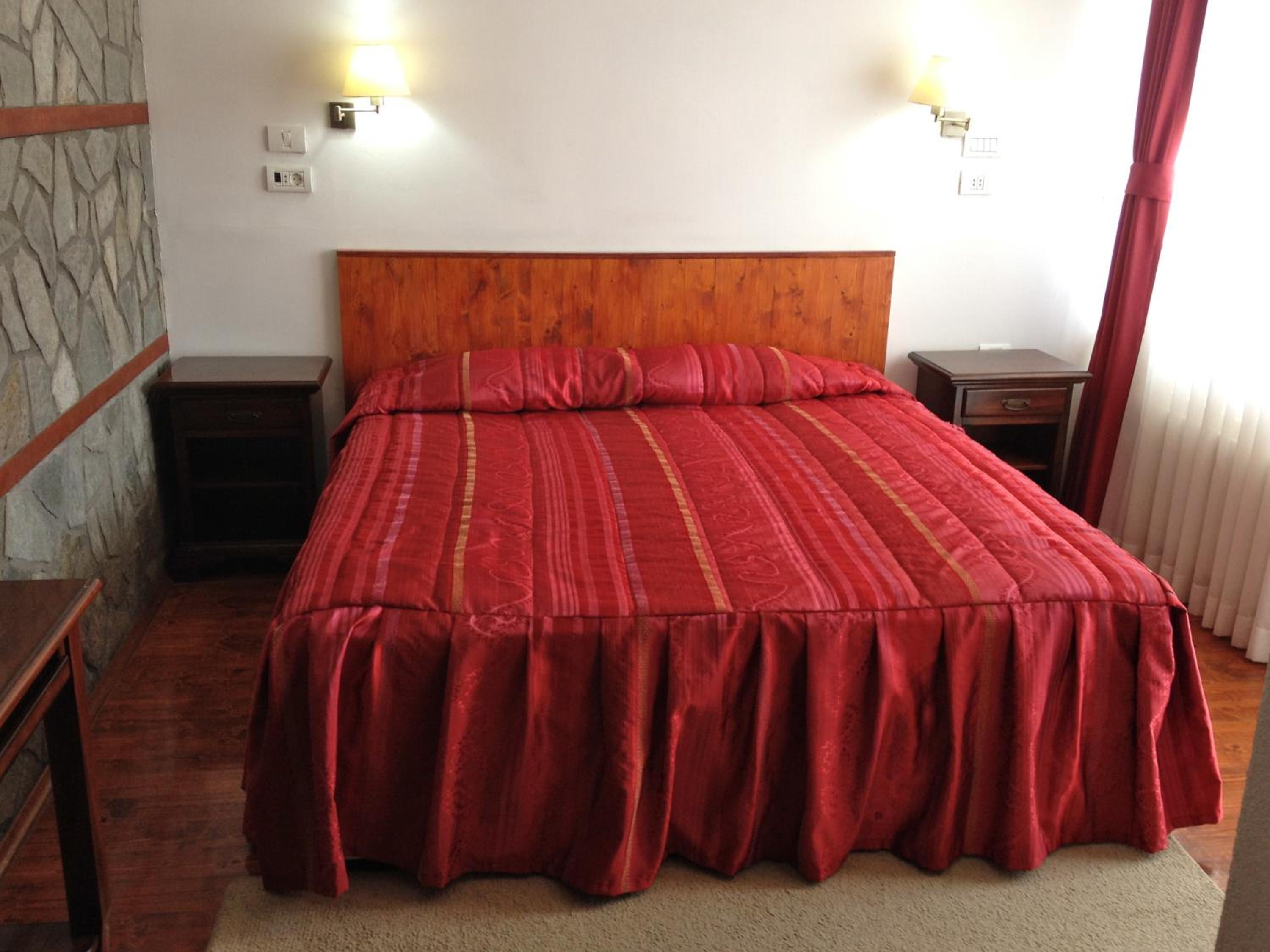 Double Room with Extra Bed and Balcony - Photo 8