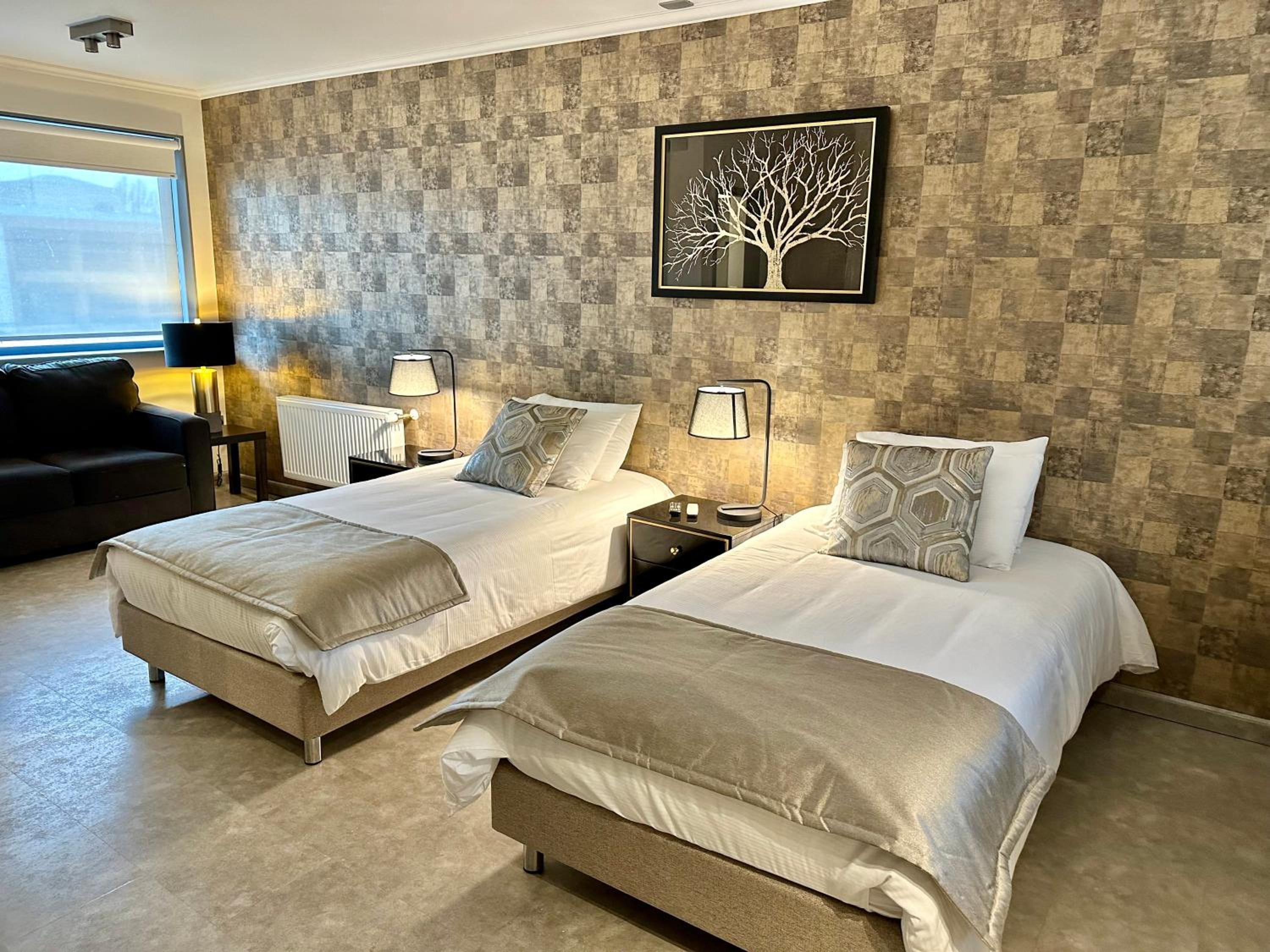 Deluxe Studio (Twin Beds)