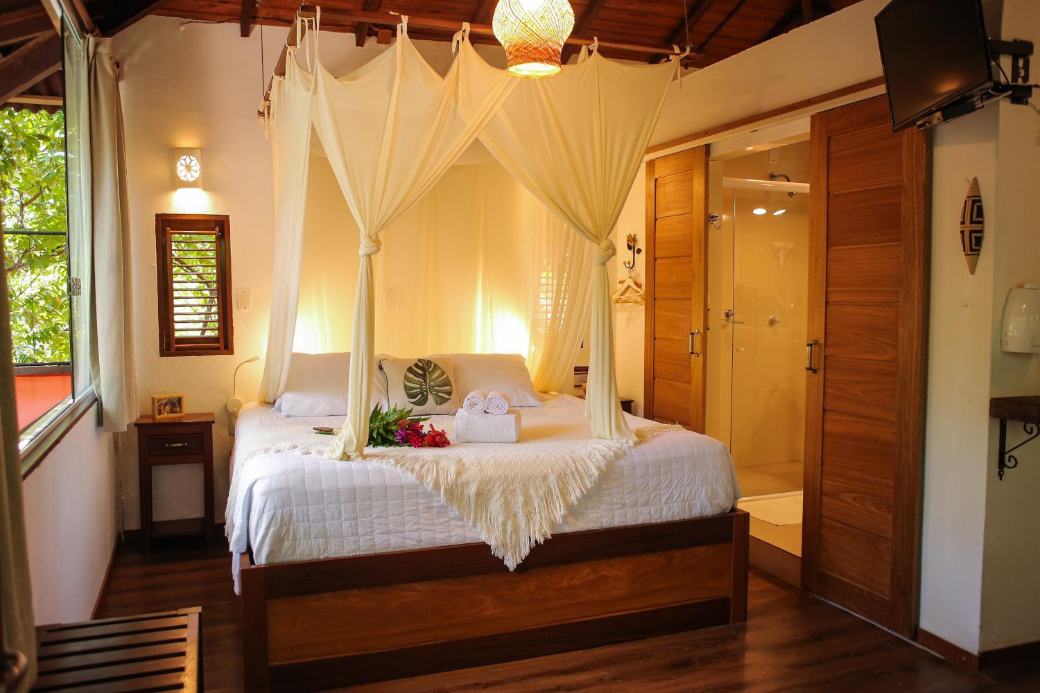 King Suite with Spa Bath photo 3