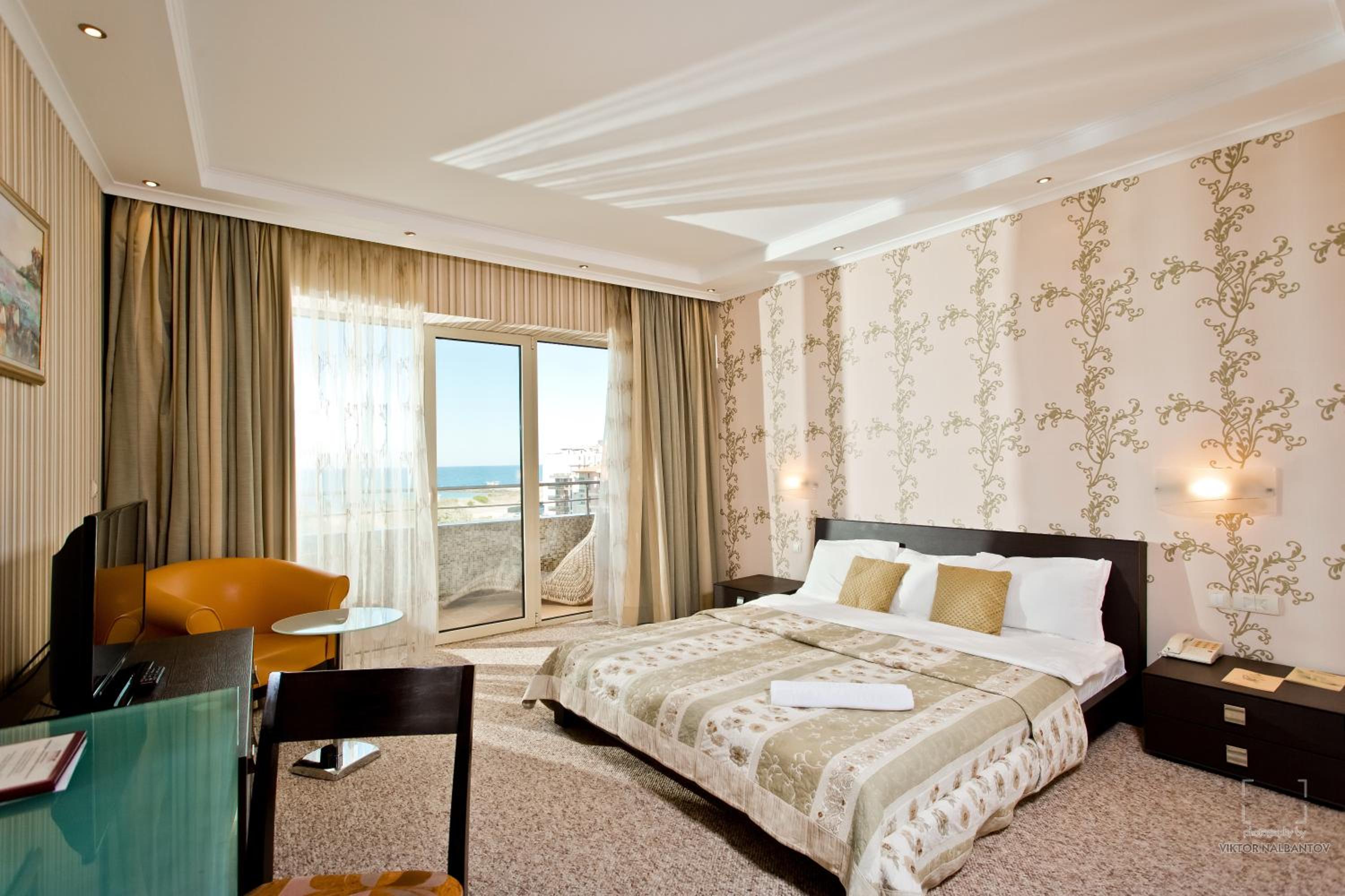 Family Suite with Balcony and Sea View photo 1