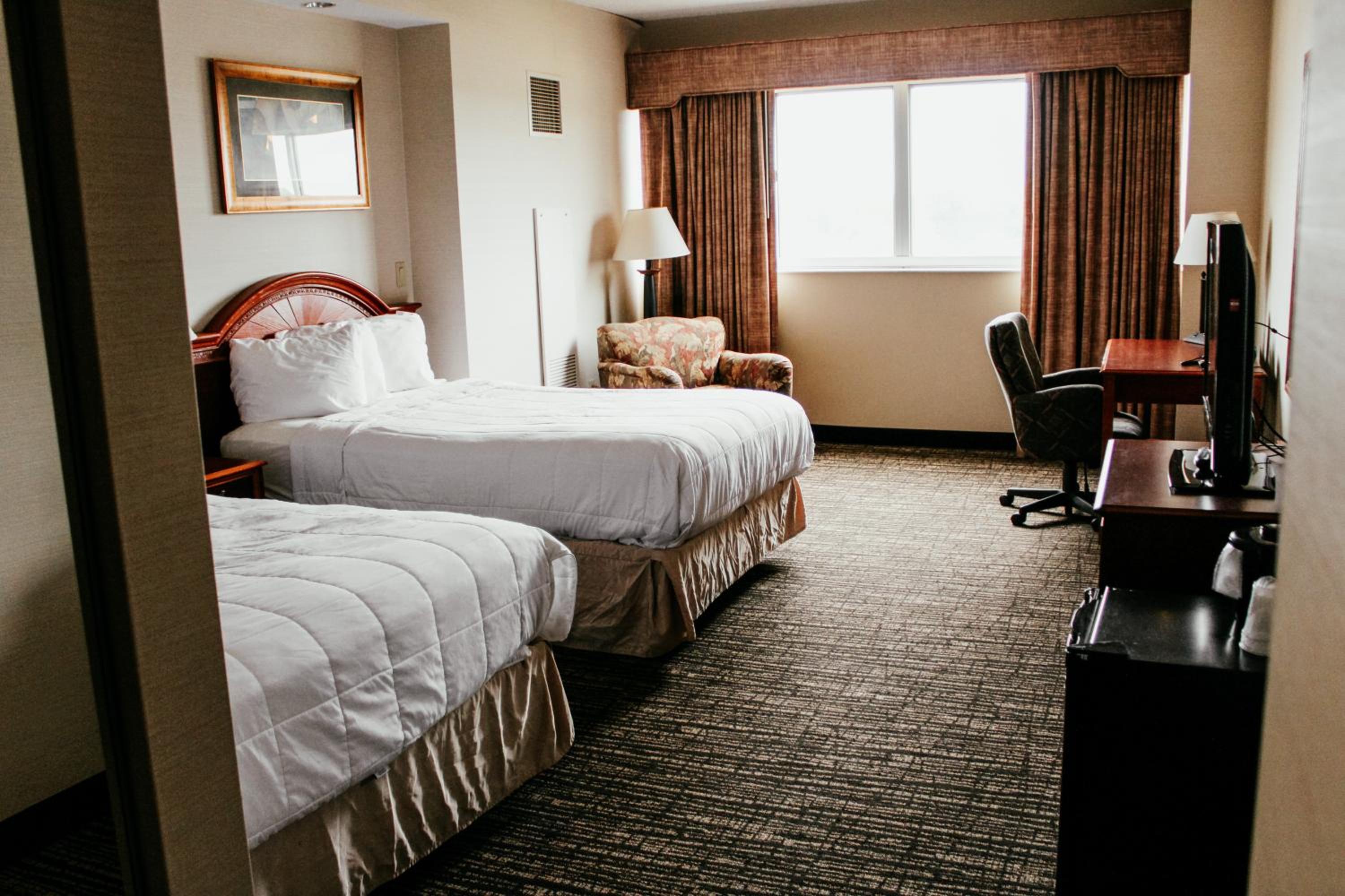Double Room with Two Double Beds - Photo 2