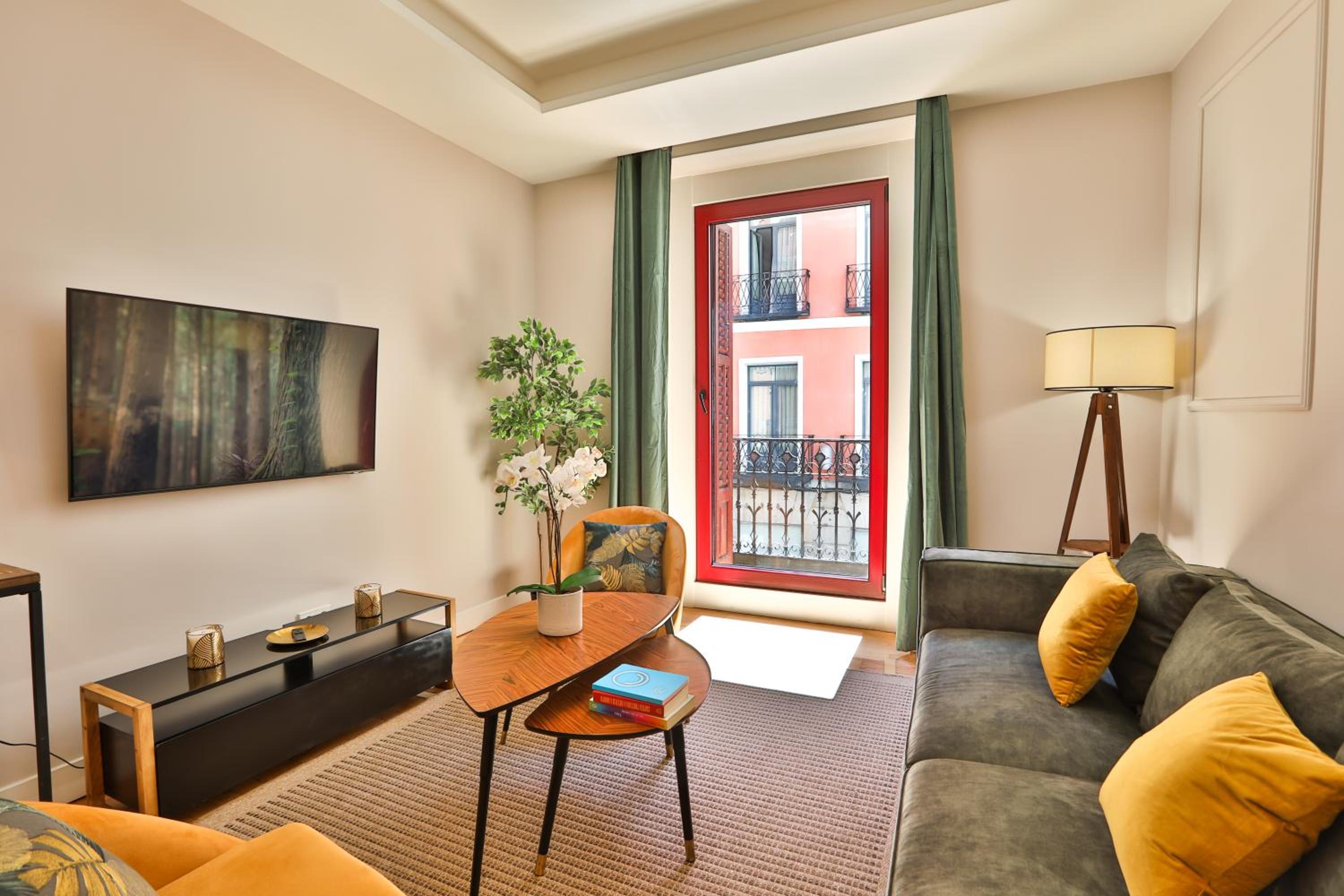 Three-Bedroom Apartment photo 2