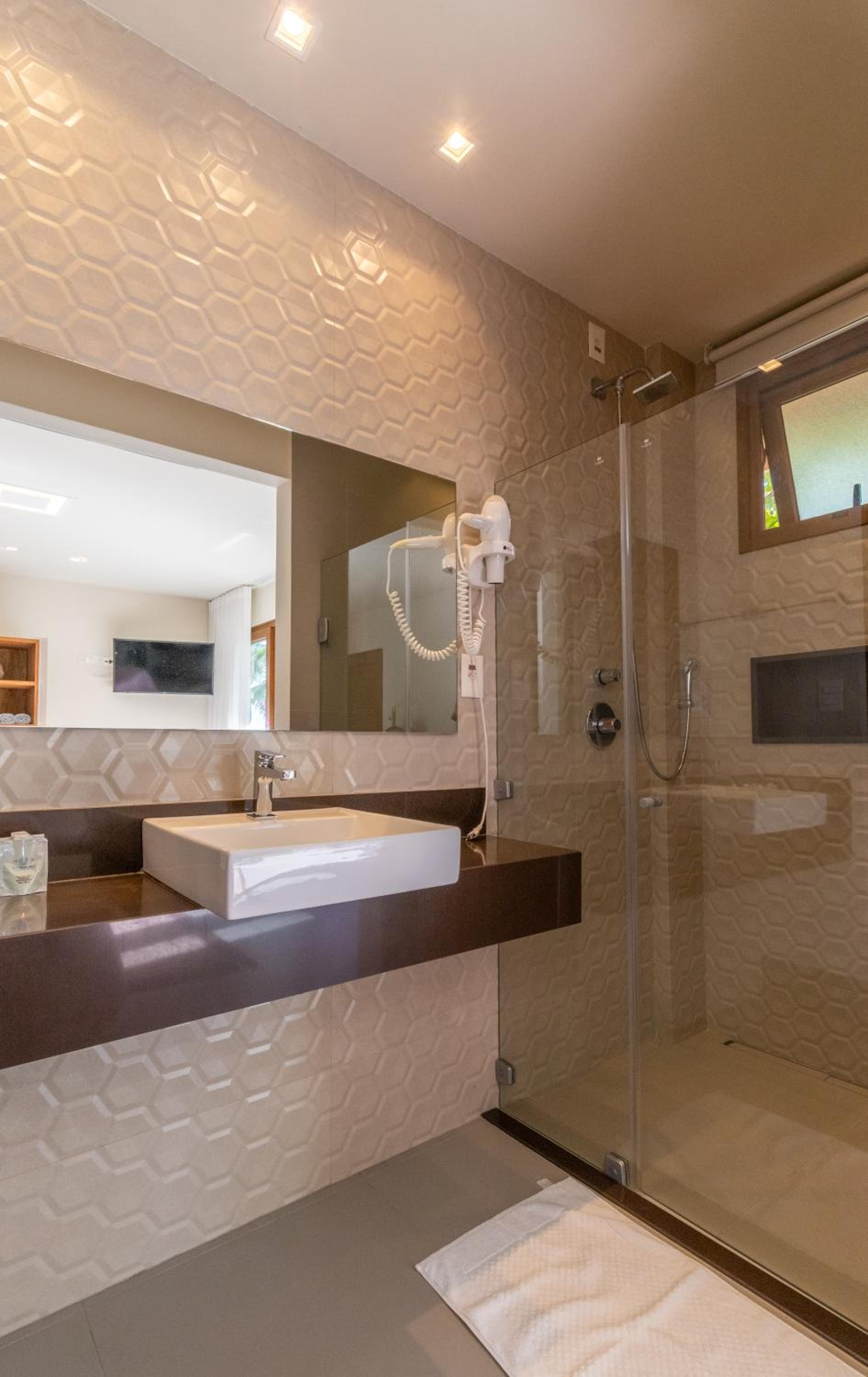 Deluxe Master Room with Side Sea View and Bathtub photo 3