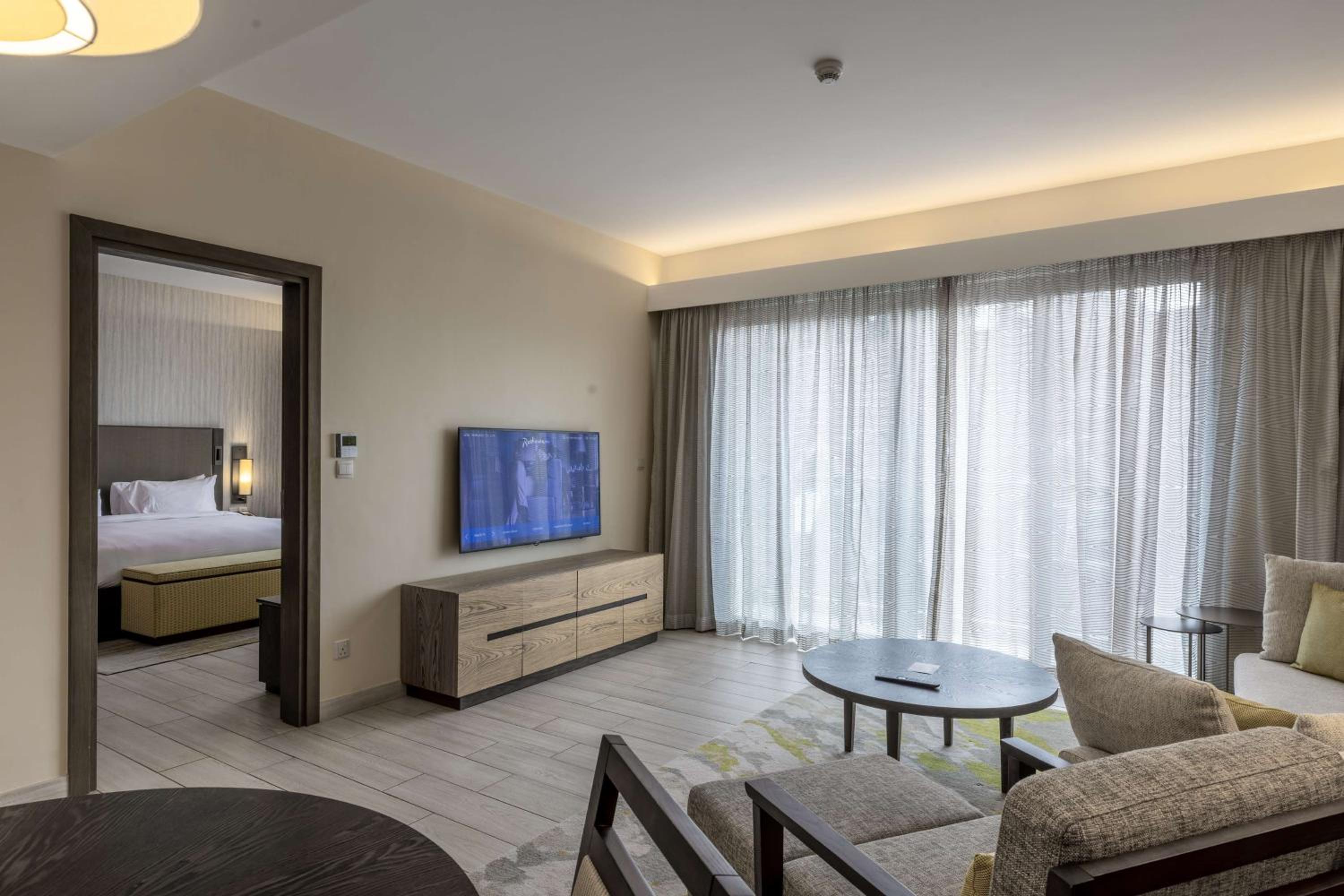 One-Bedroom Suite with Lounge Access - Photo 1