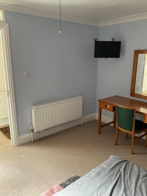 Two-Bedroom House photo 3