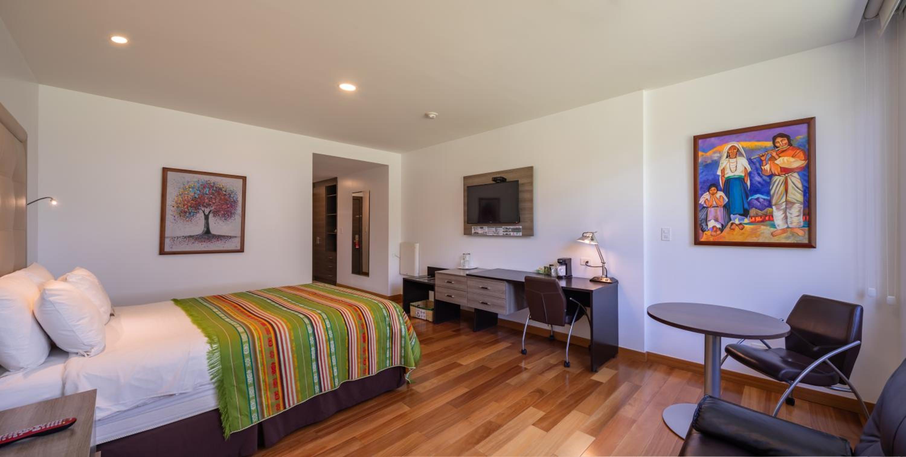 Queen Room - Disability Access photo 3
