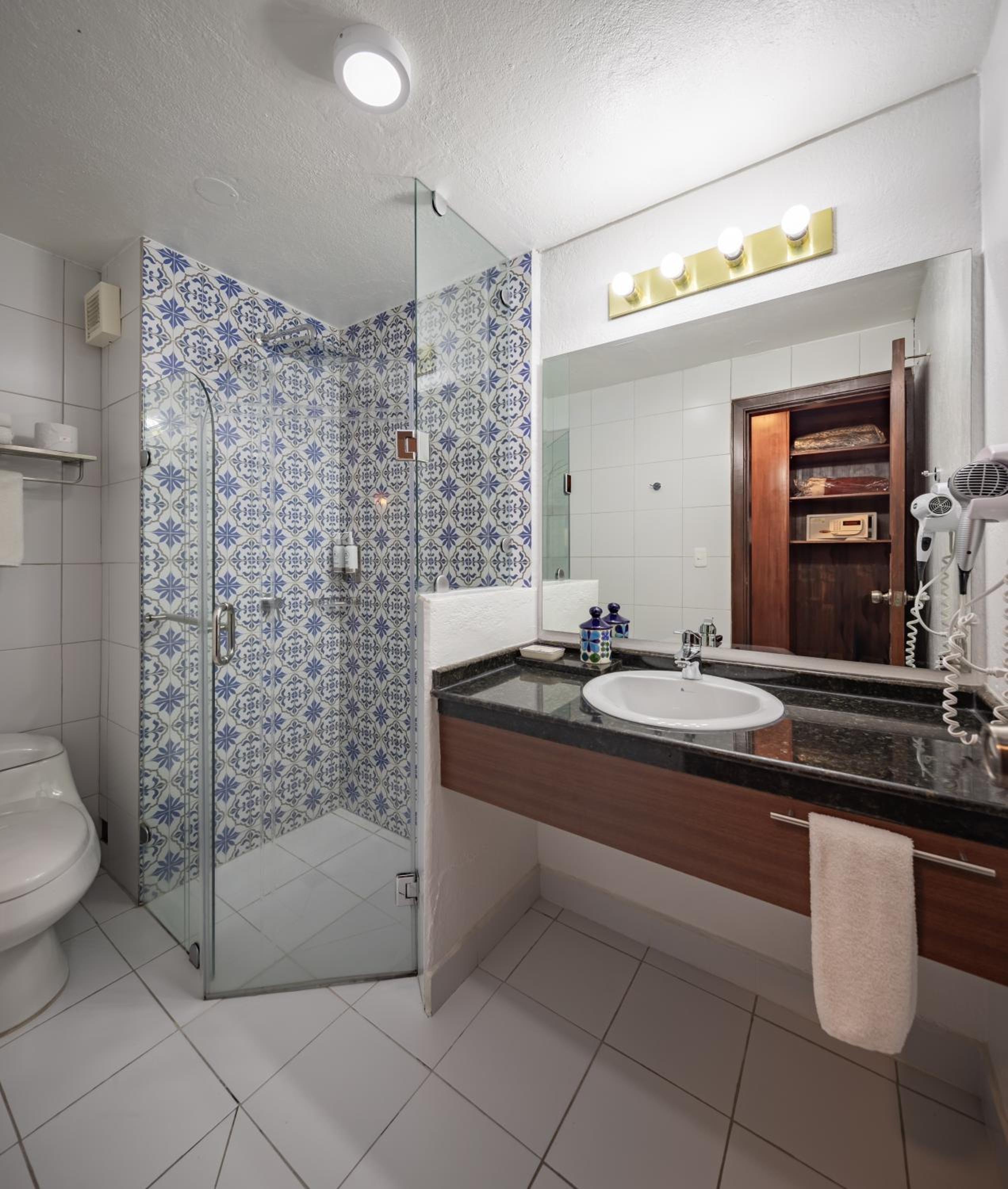 Standard Double Room with Two Double Beds and Garden View photo 3