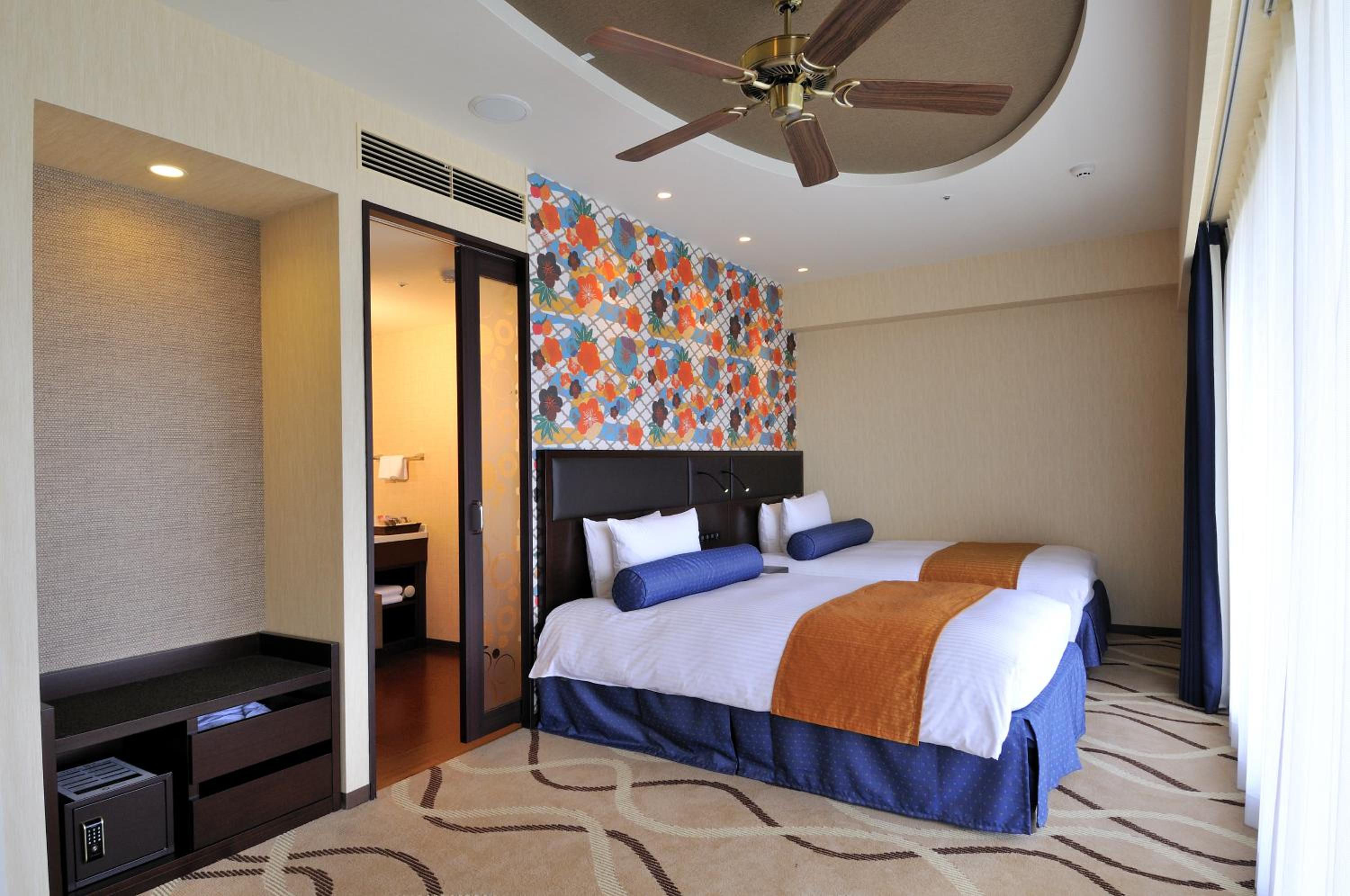 Deluxe Room - Non-Smoking - Photo 8