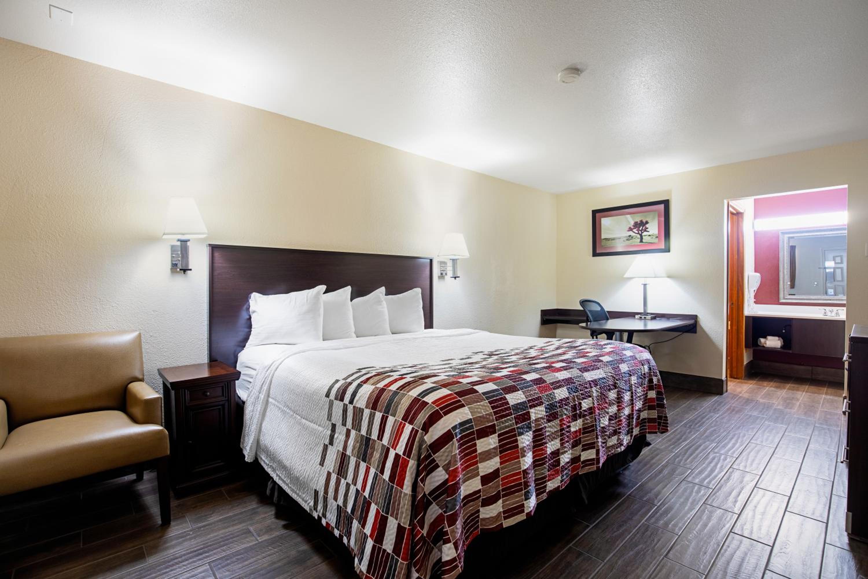 Superior King Room Smoke-Free - Photo 5