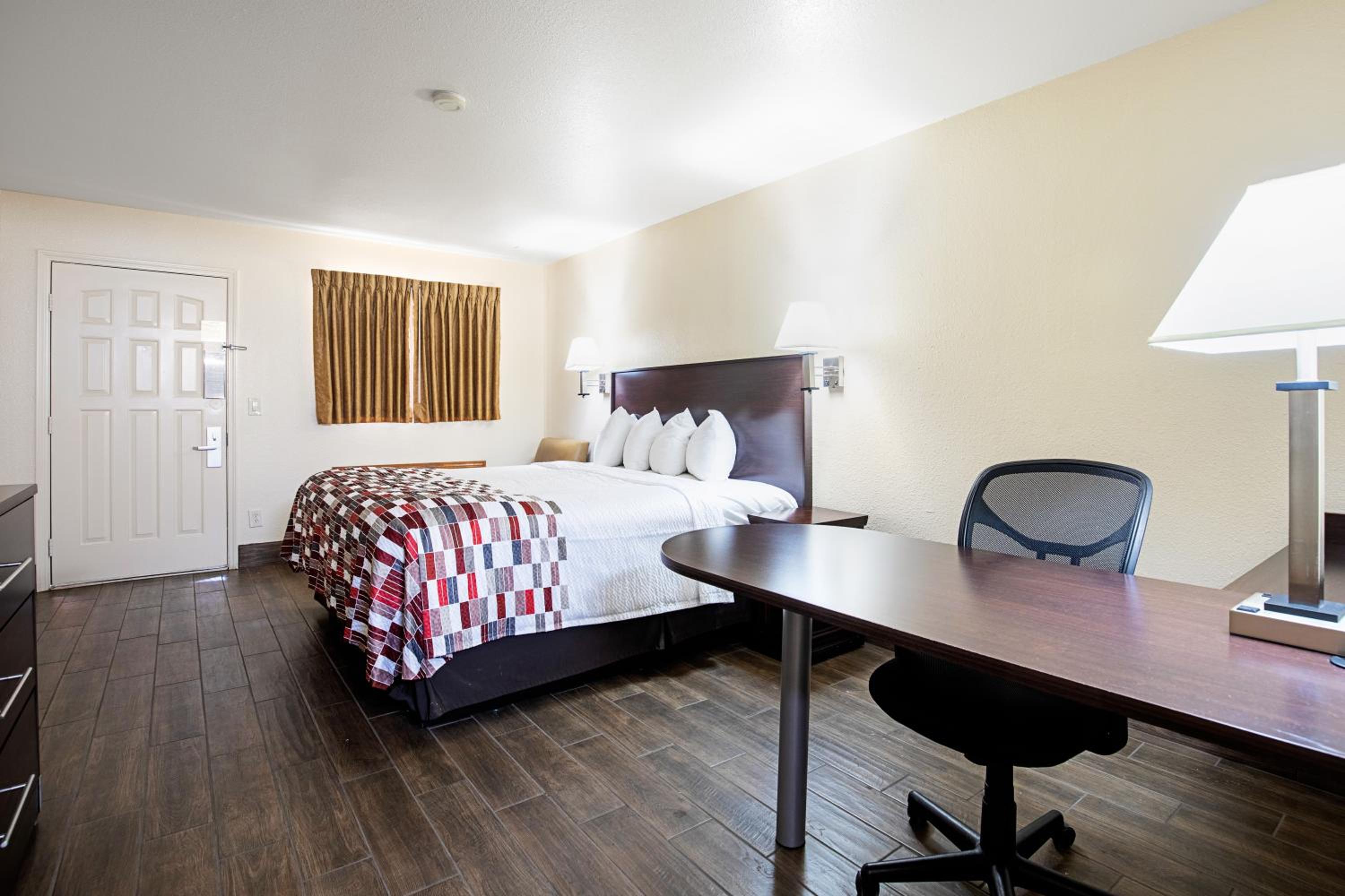 Superior King Room - Non-Smoking - Photo 3