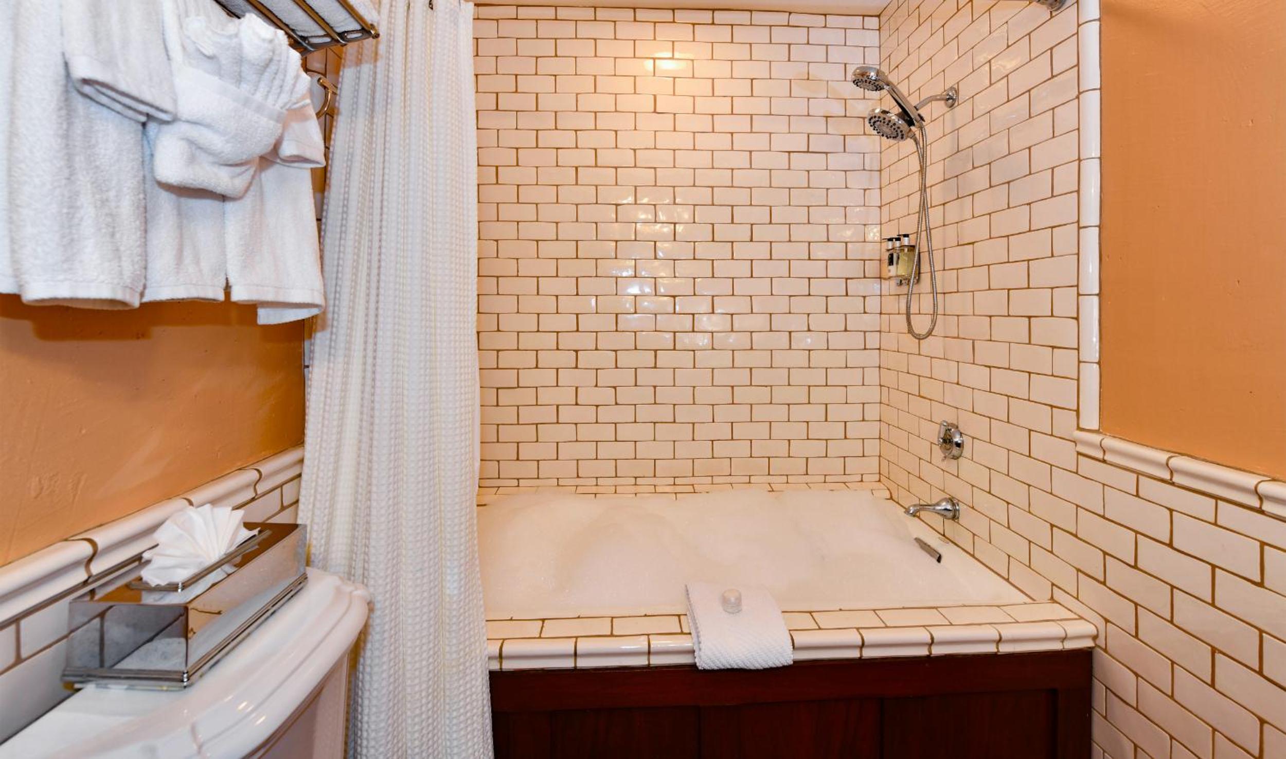 King Room with Balcony photo 2
