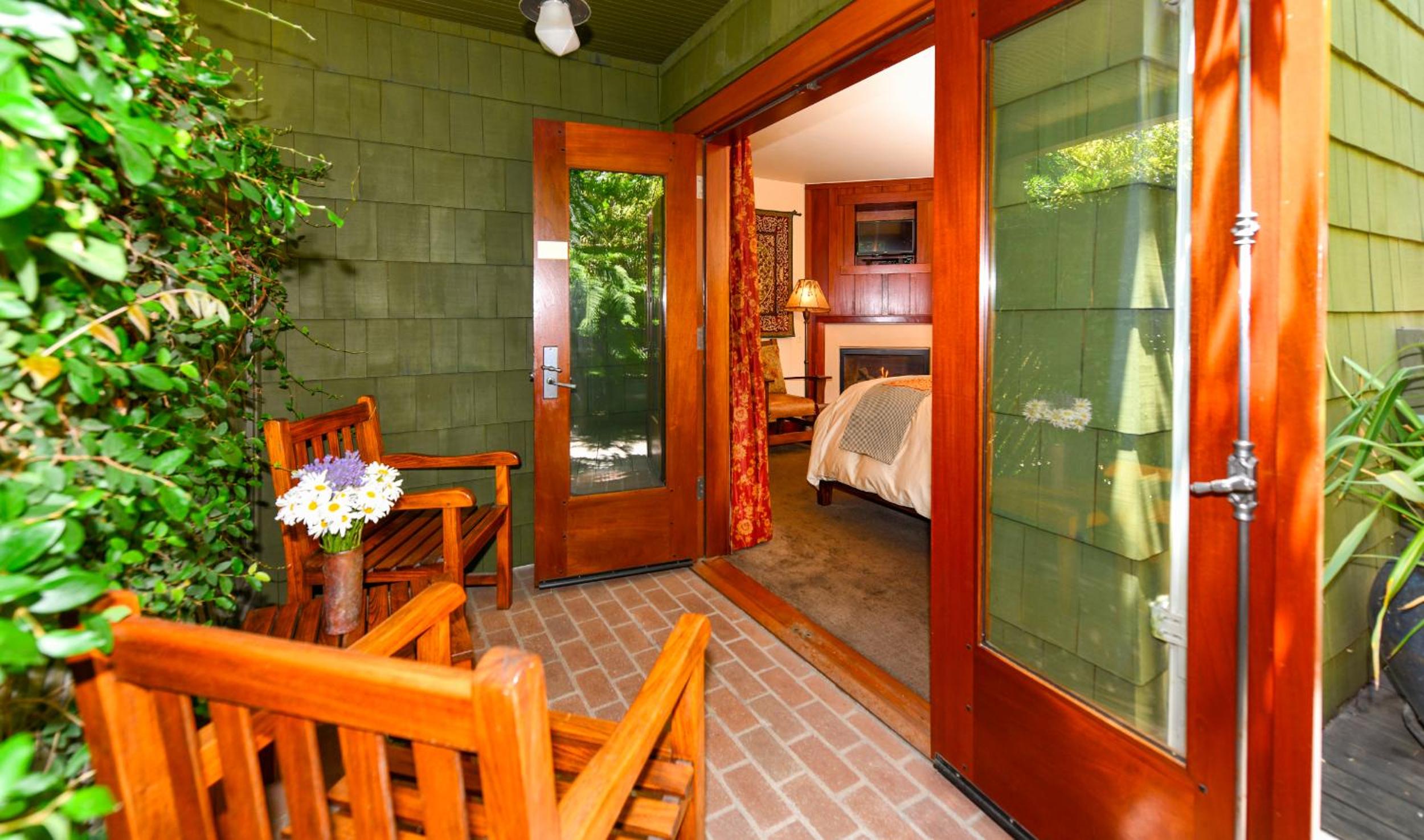 Queen Room - Disability Access photo 2