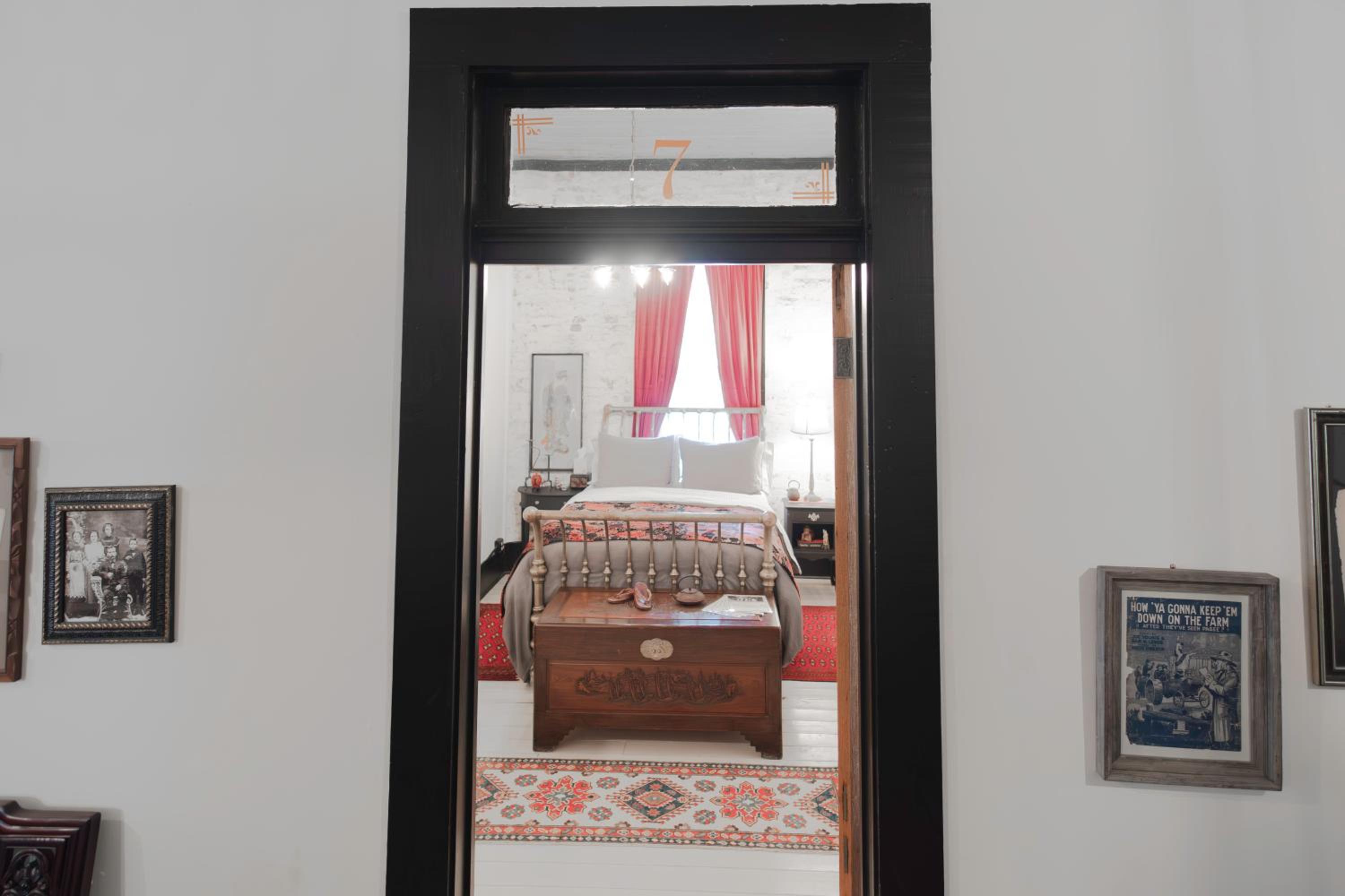 Queen Room - Photo 4