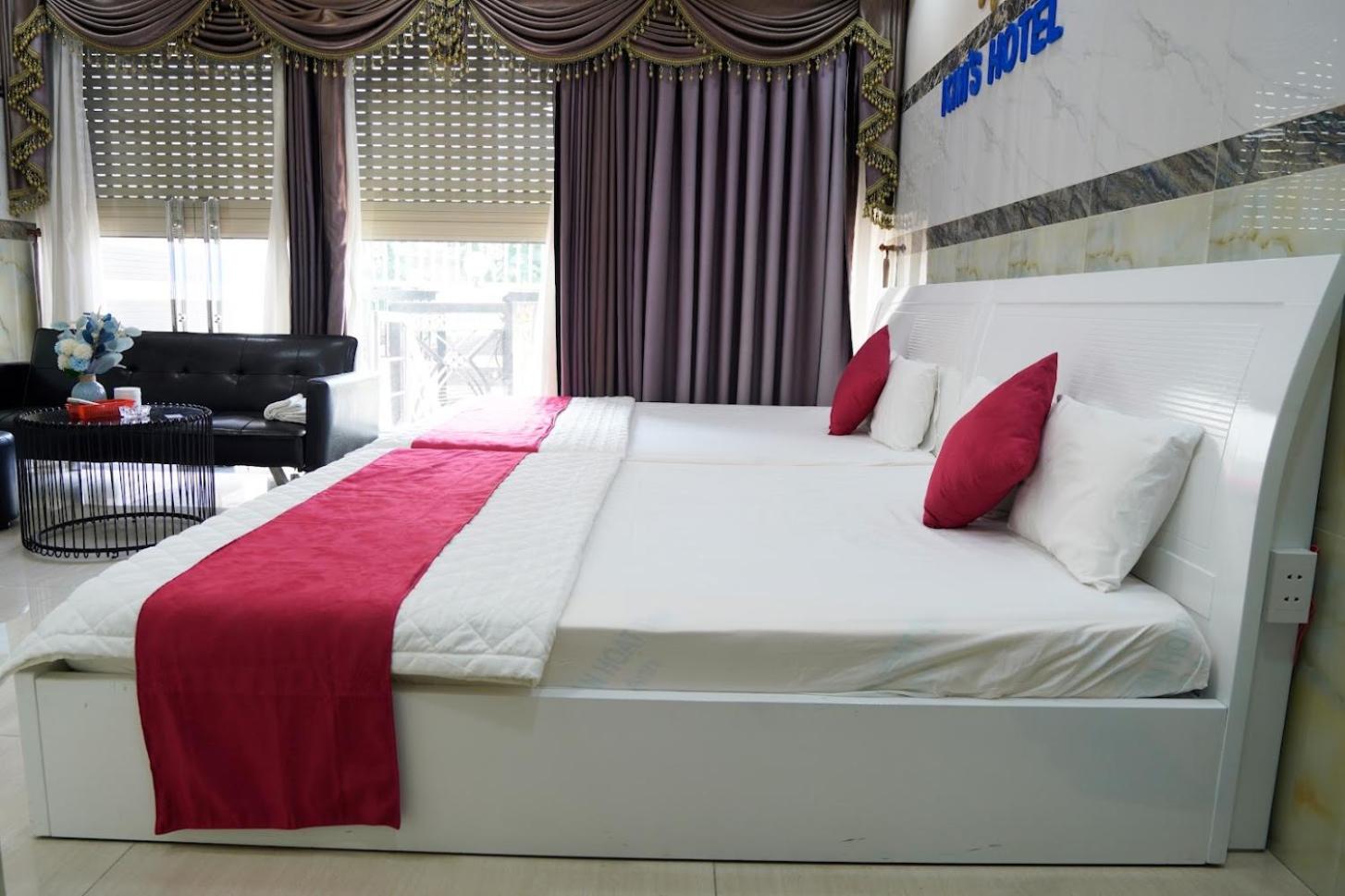 Deluxe Family Room