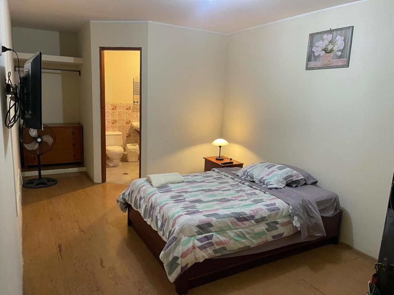 Double Room with Private Bathroom photo 3