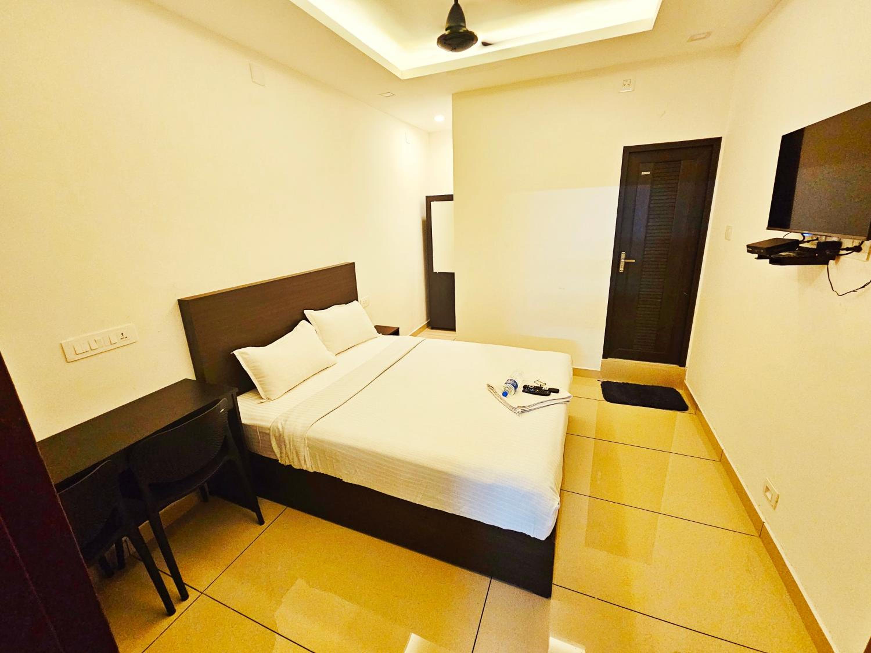 Standard Double Room with Fan photo 1