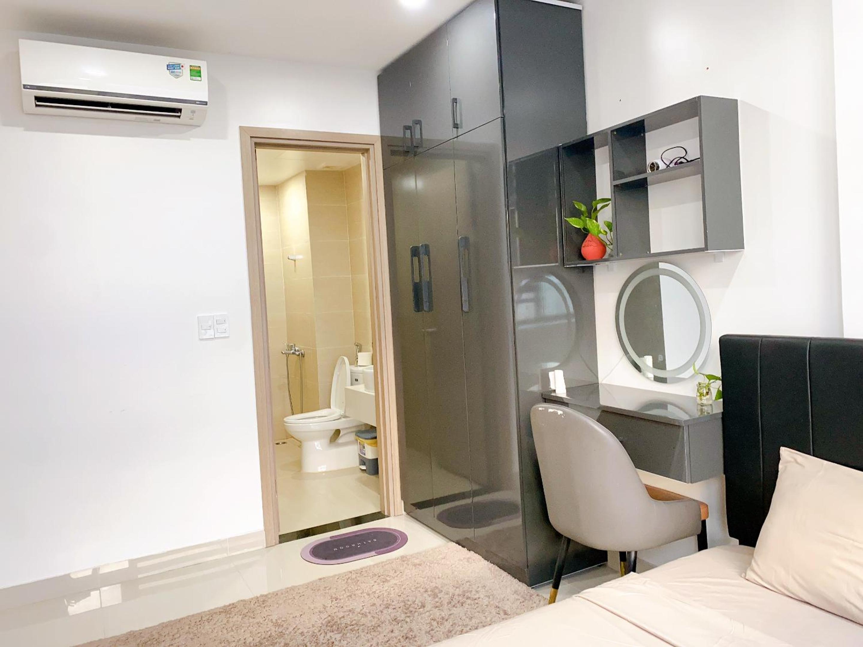 Two-Bedroom Apartment - Photo 31