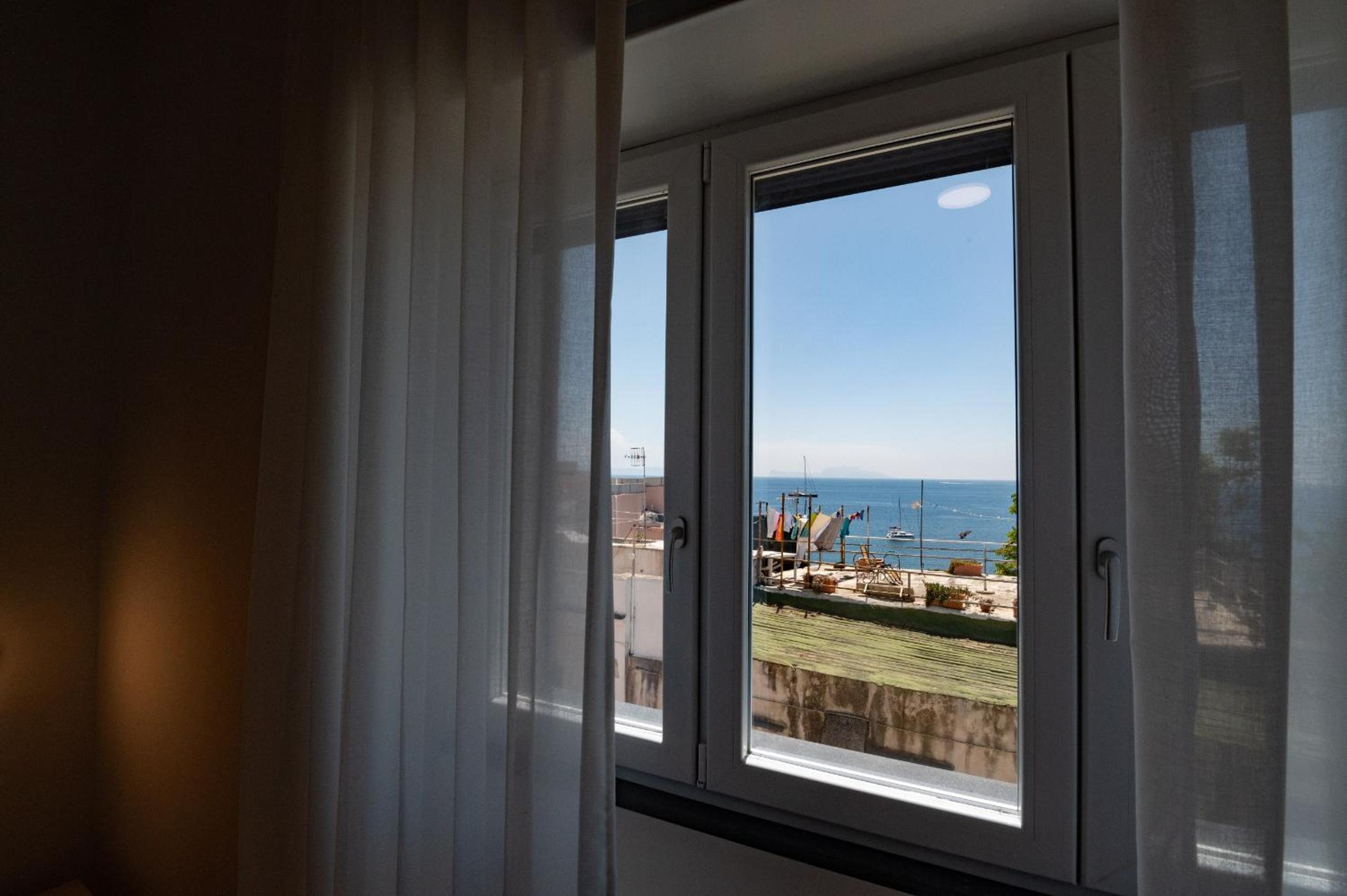 Deluxe Triple Room photo 3