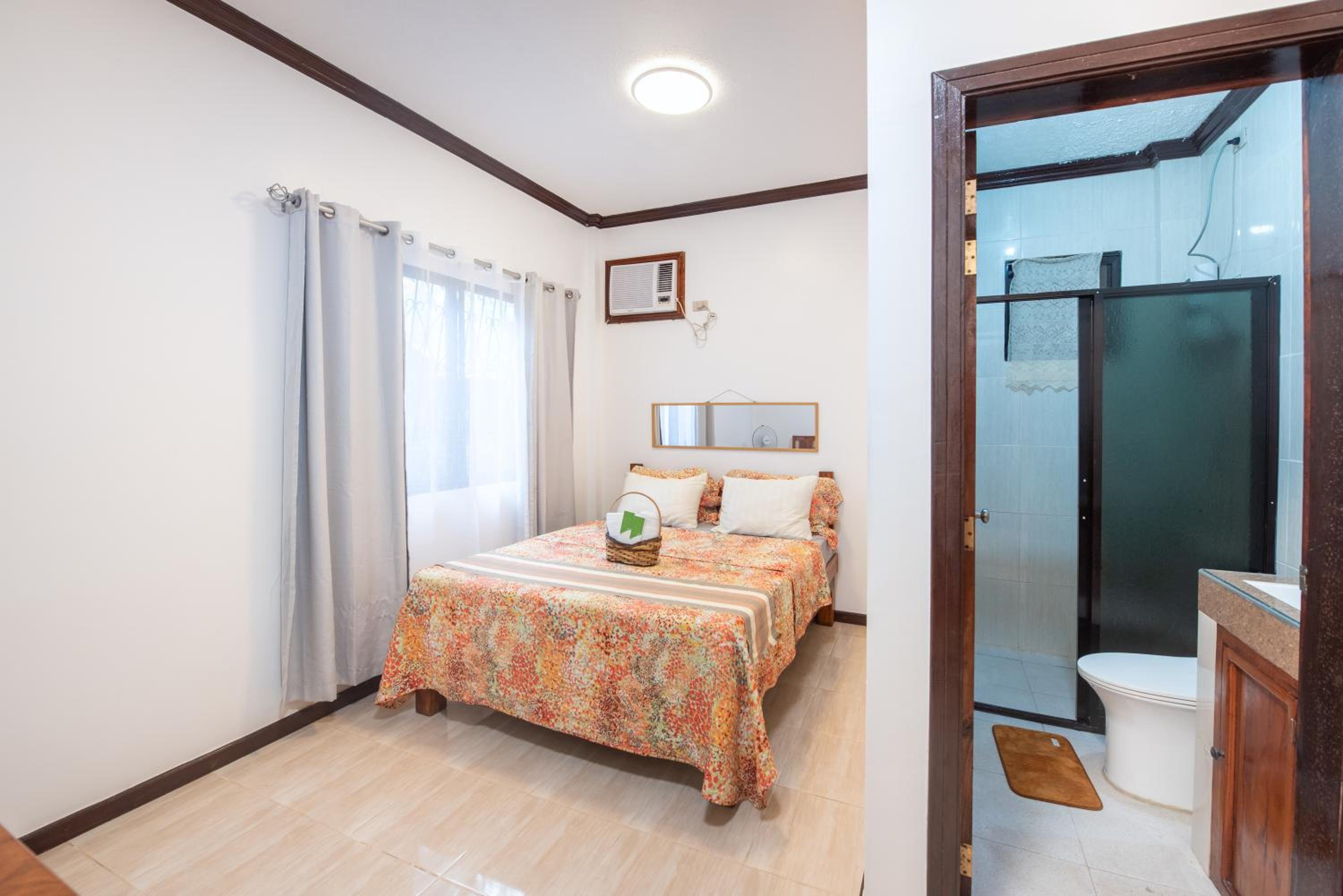 Queen Room - Disability Access
