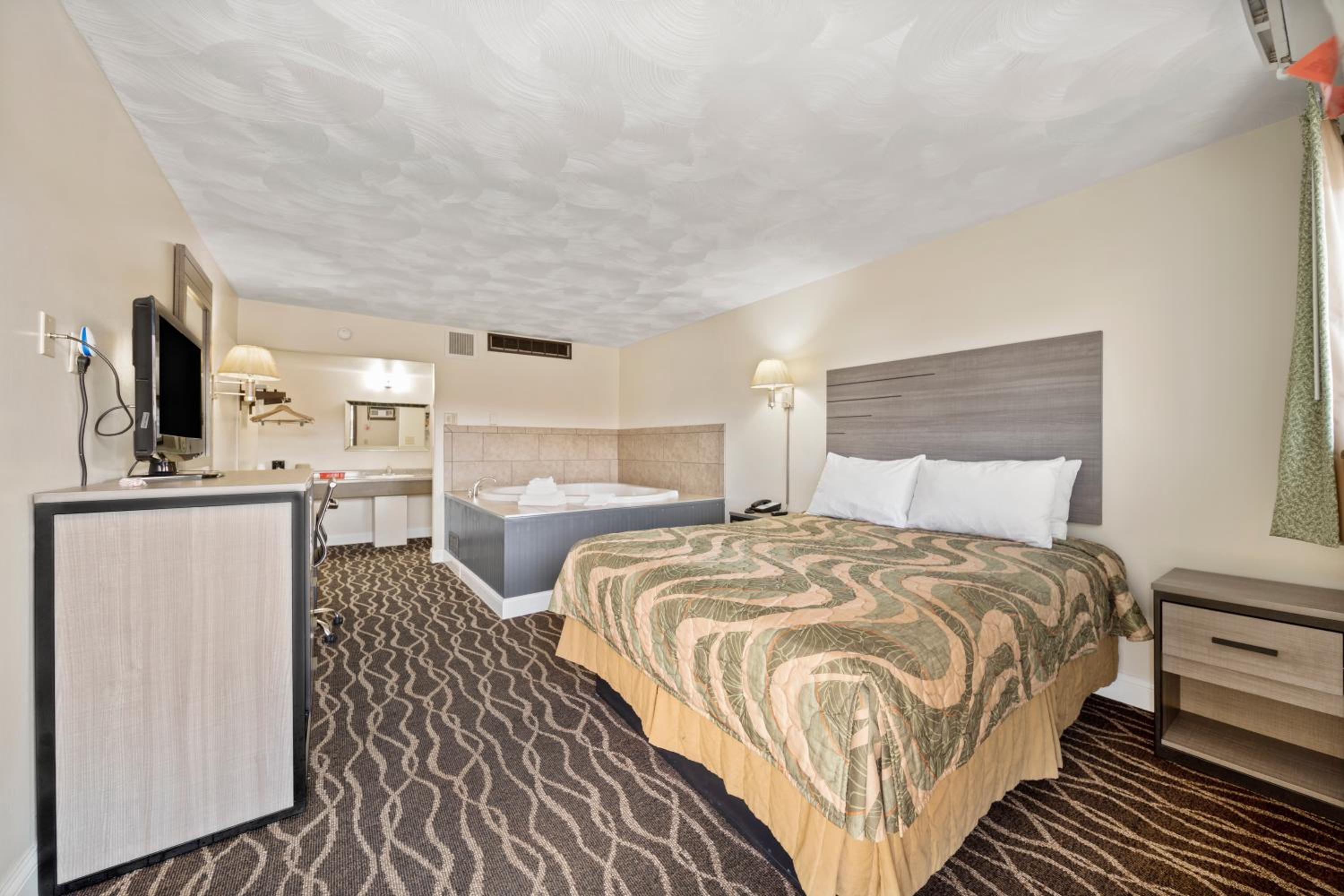 Queen Suite photo 3