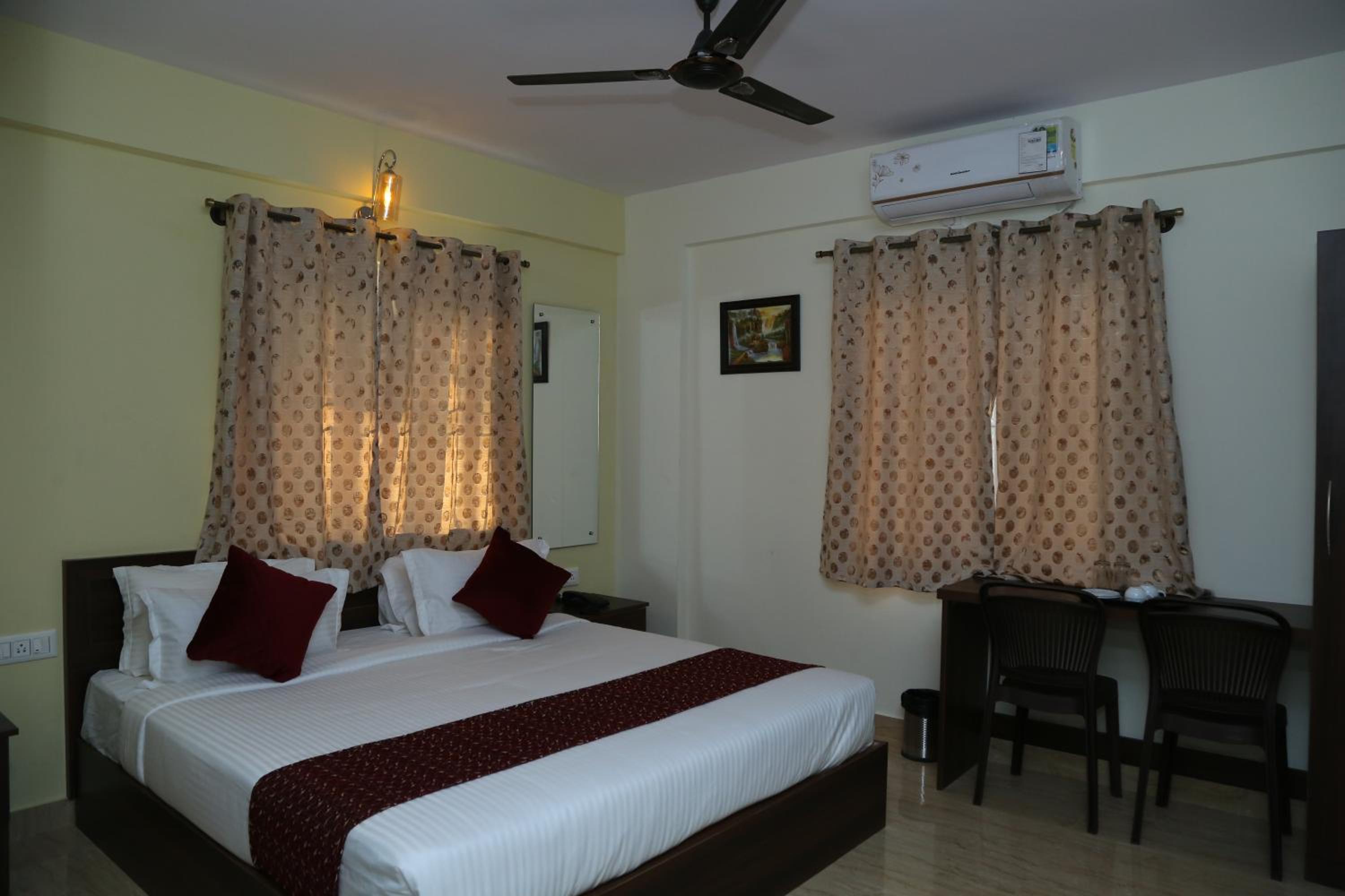 Superior King Room photo 1