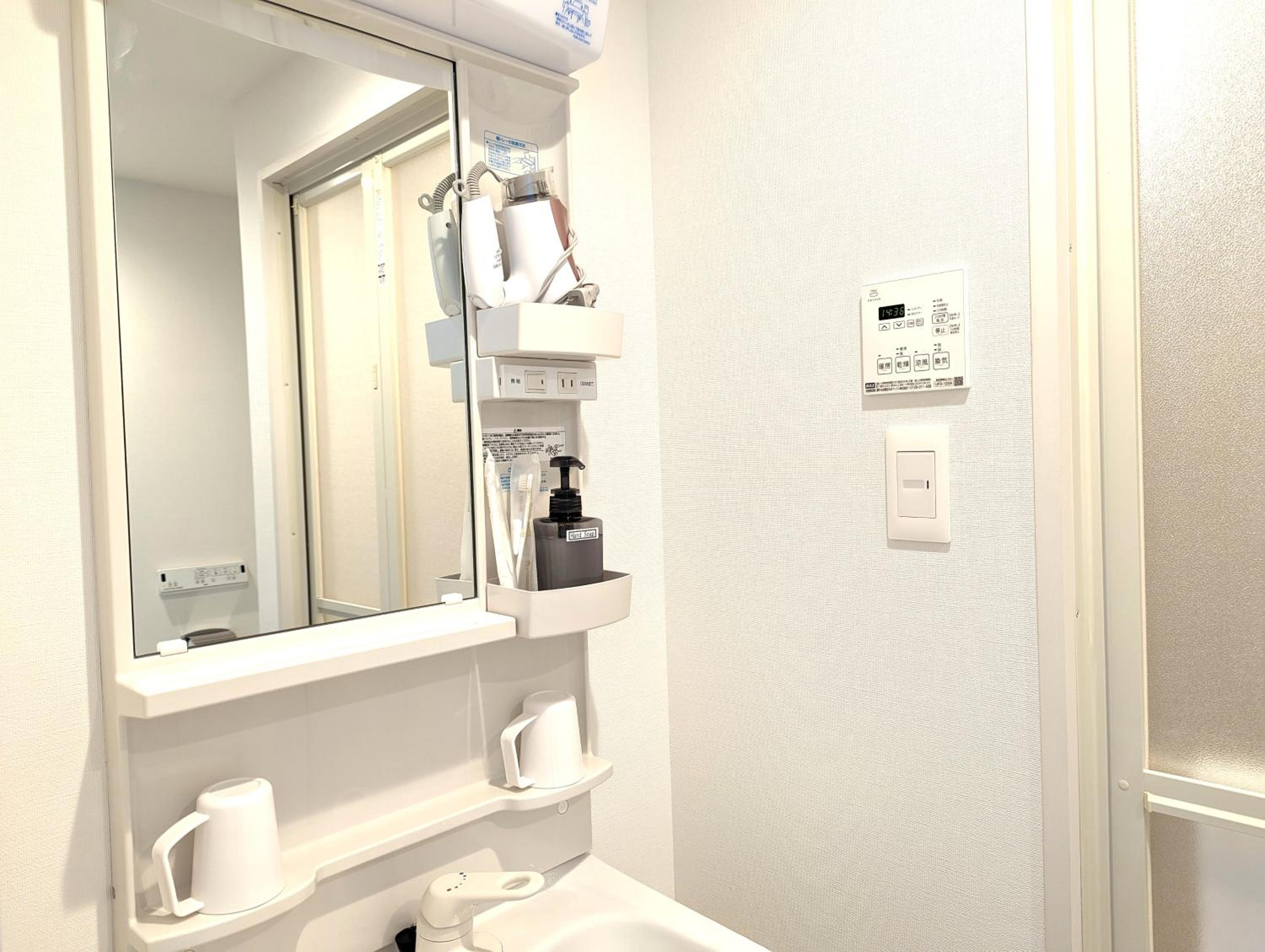 Studio Apartment - Photo 2