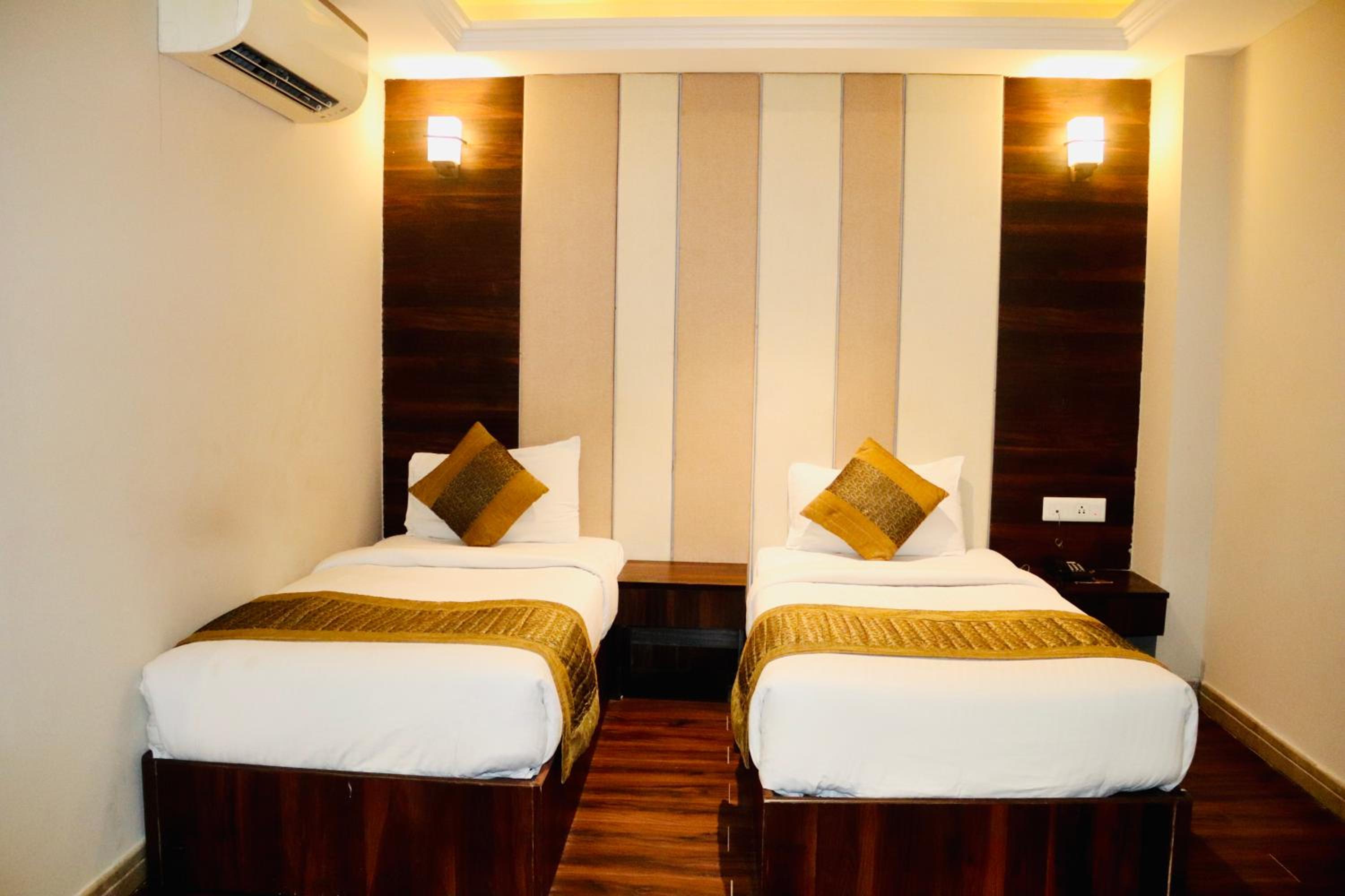 Deluxe Double Room - Photo 10