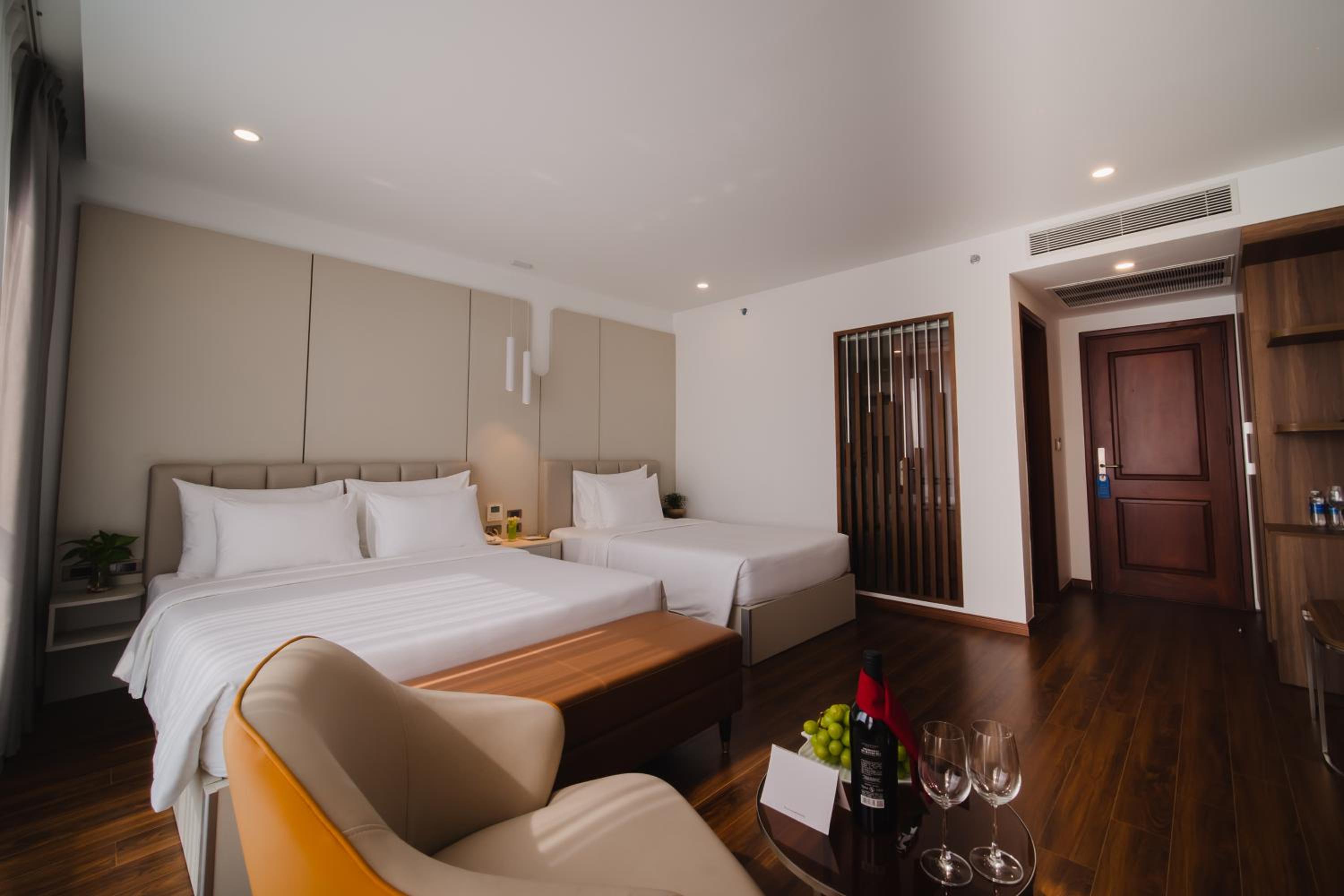 Deluxe Quadruple Room - Photo 3