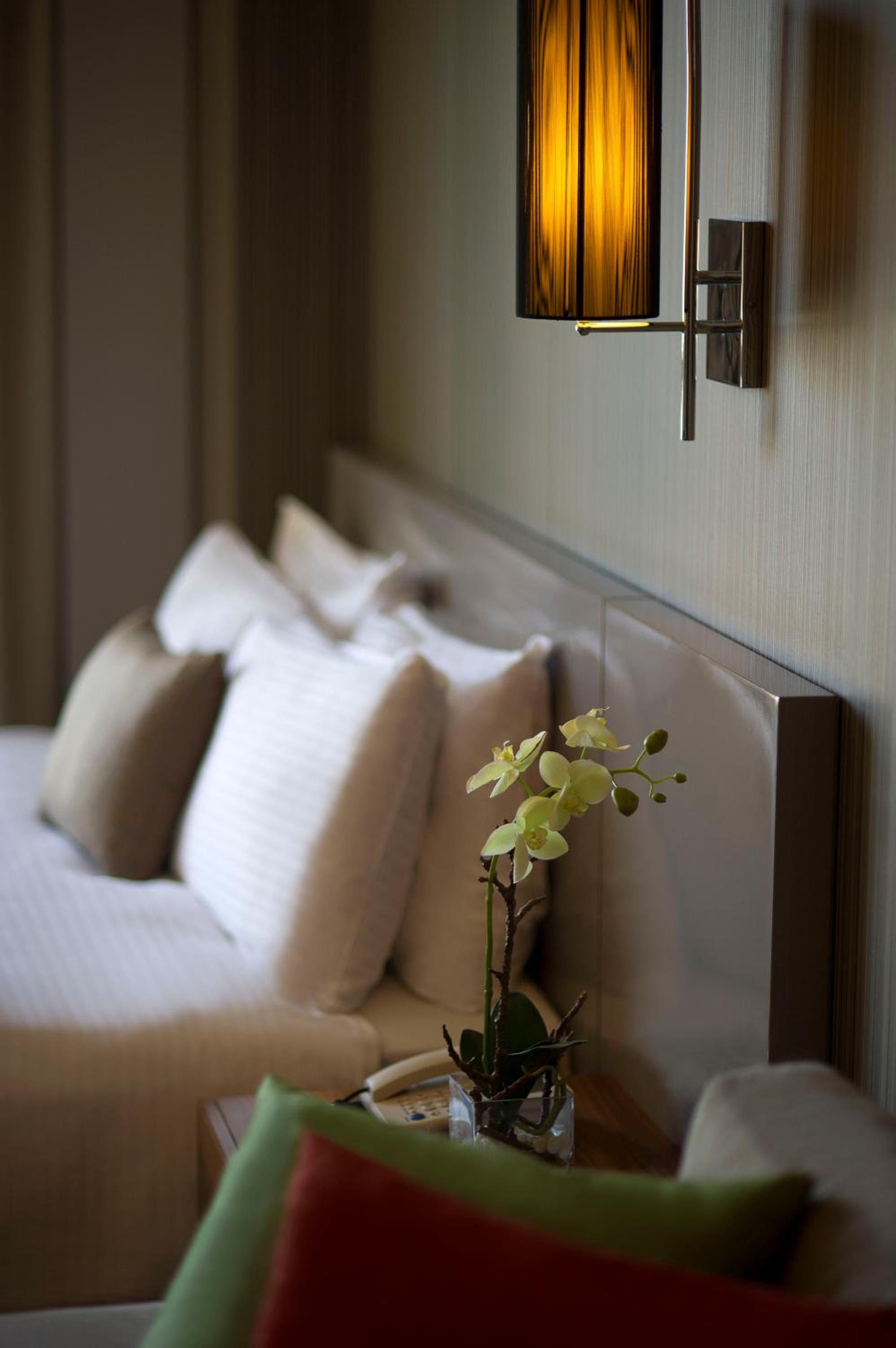Deluxe Room - Photo 5