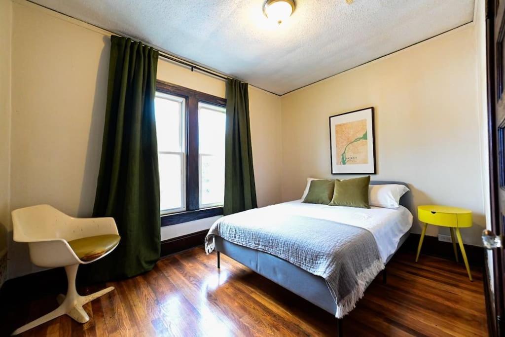 Three-Bedroom House photo 1