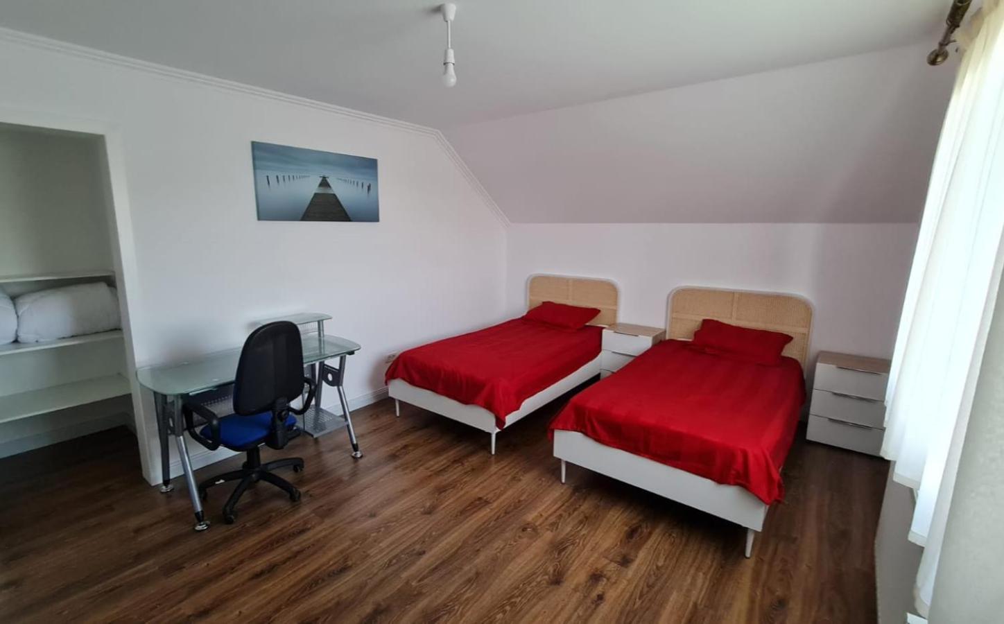 Four-Bedroom House photo 1
