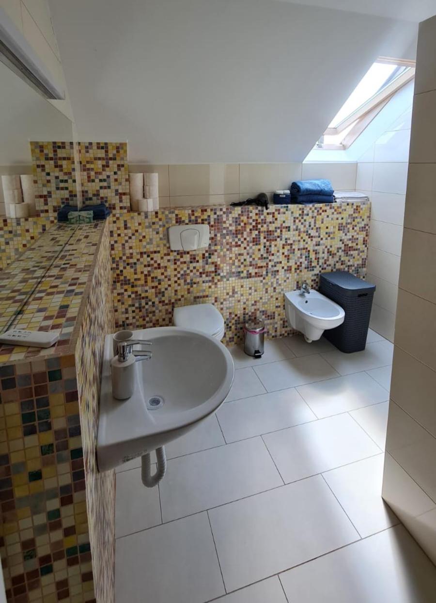 Four-Bedroom House photo 2