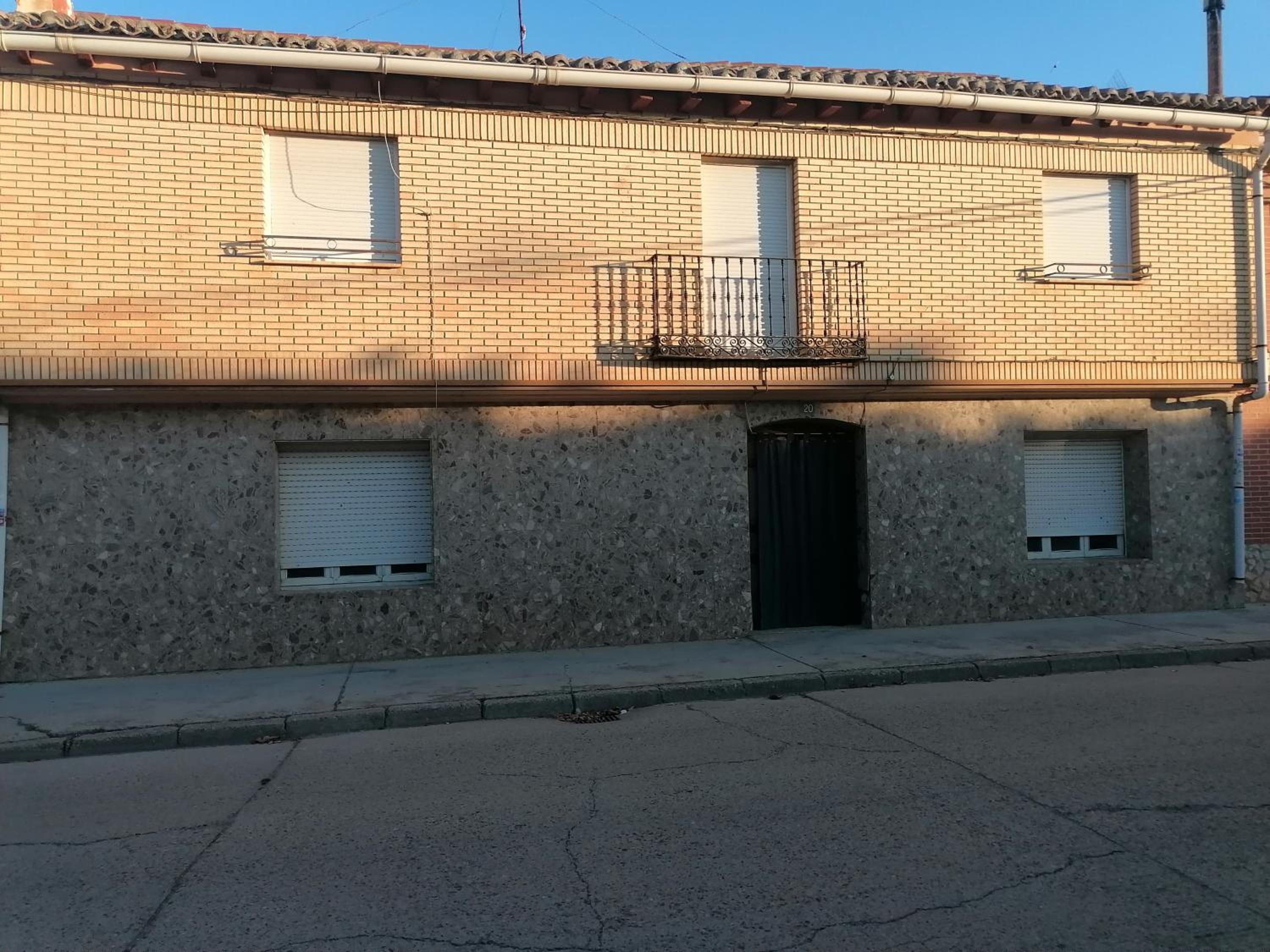 Three-Bedroom House photo 2