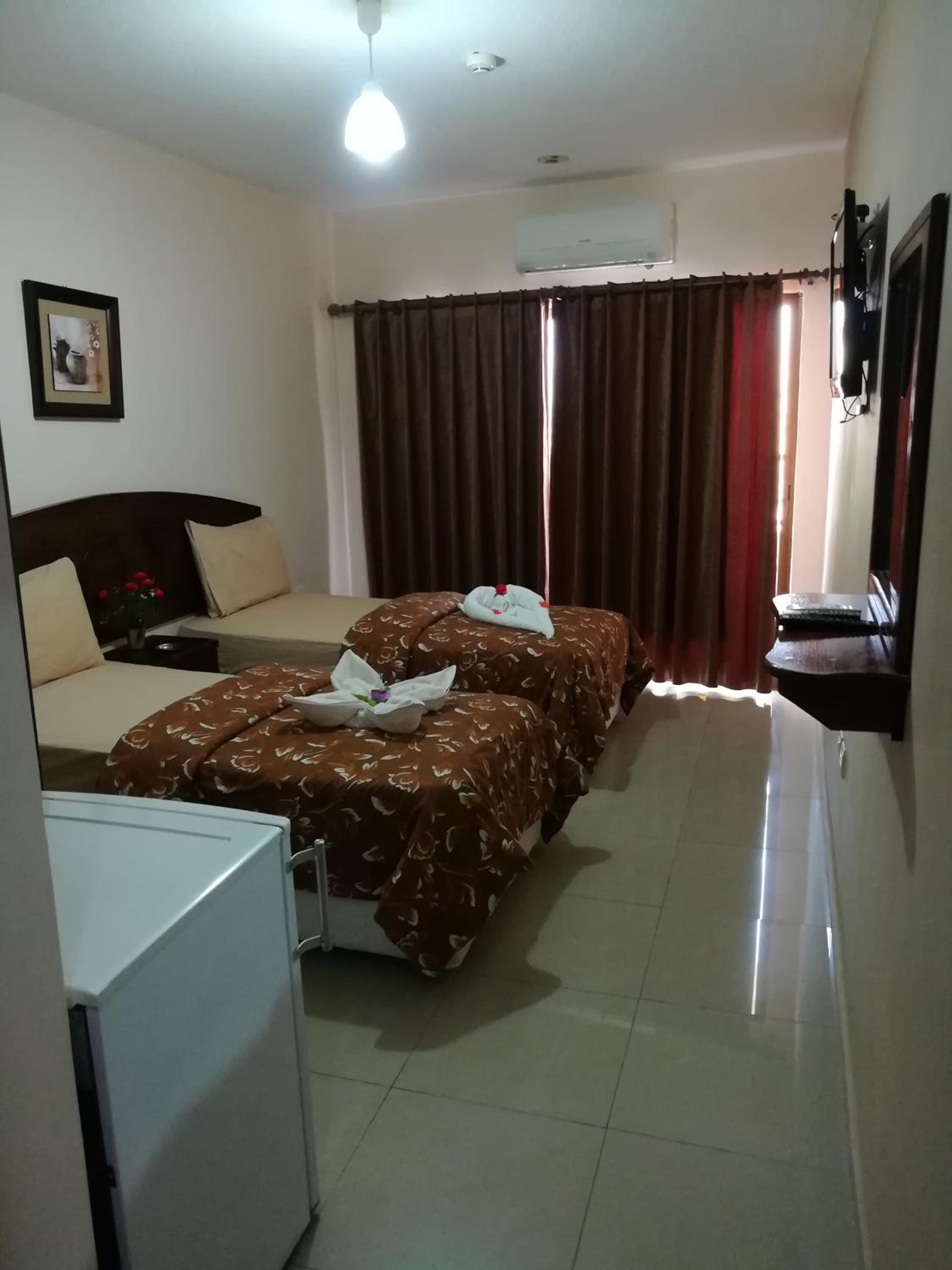 Economy Twin Room photo 2