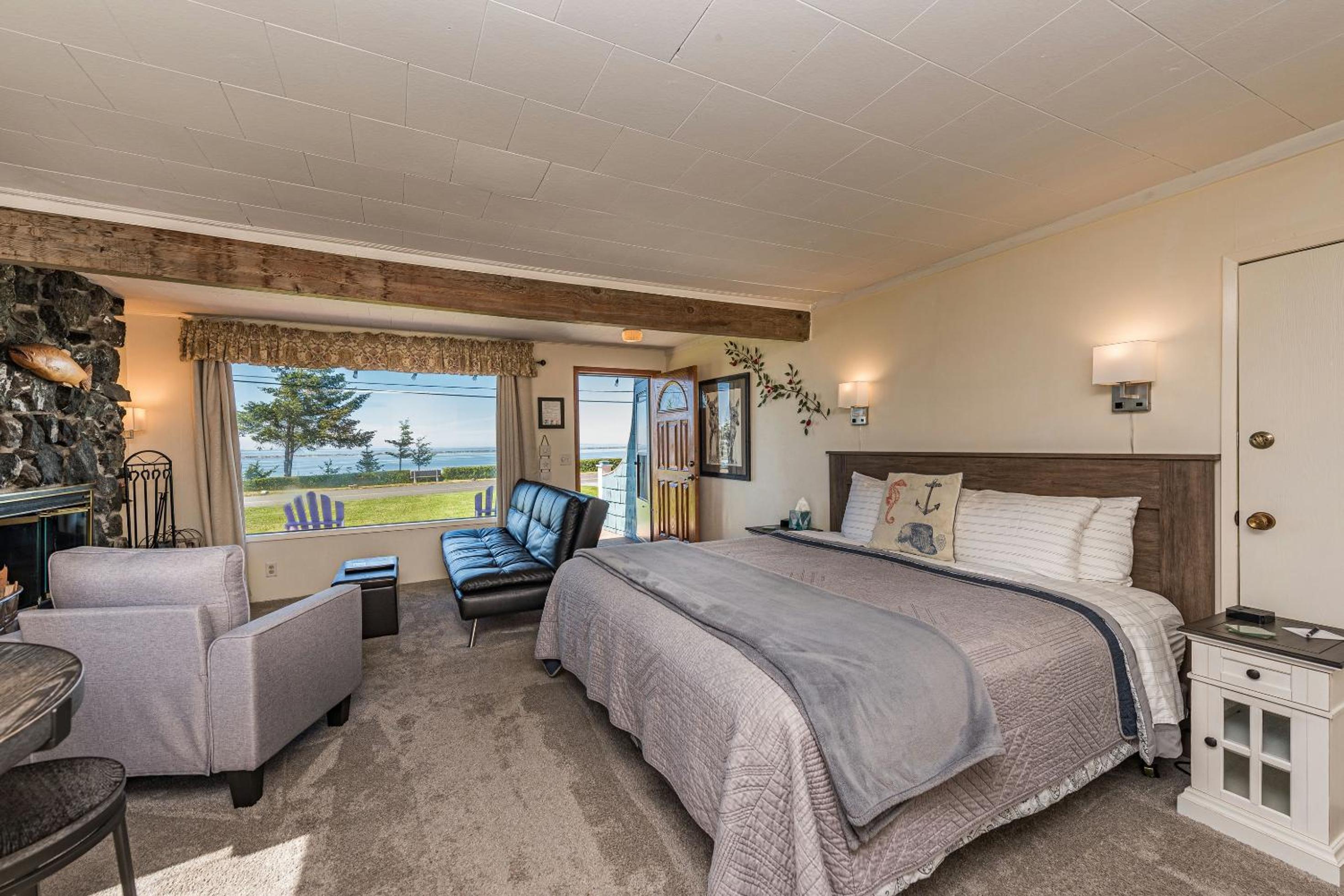 King Suite with Sea View