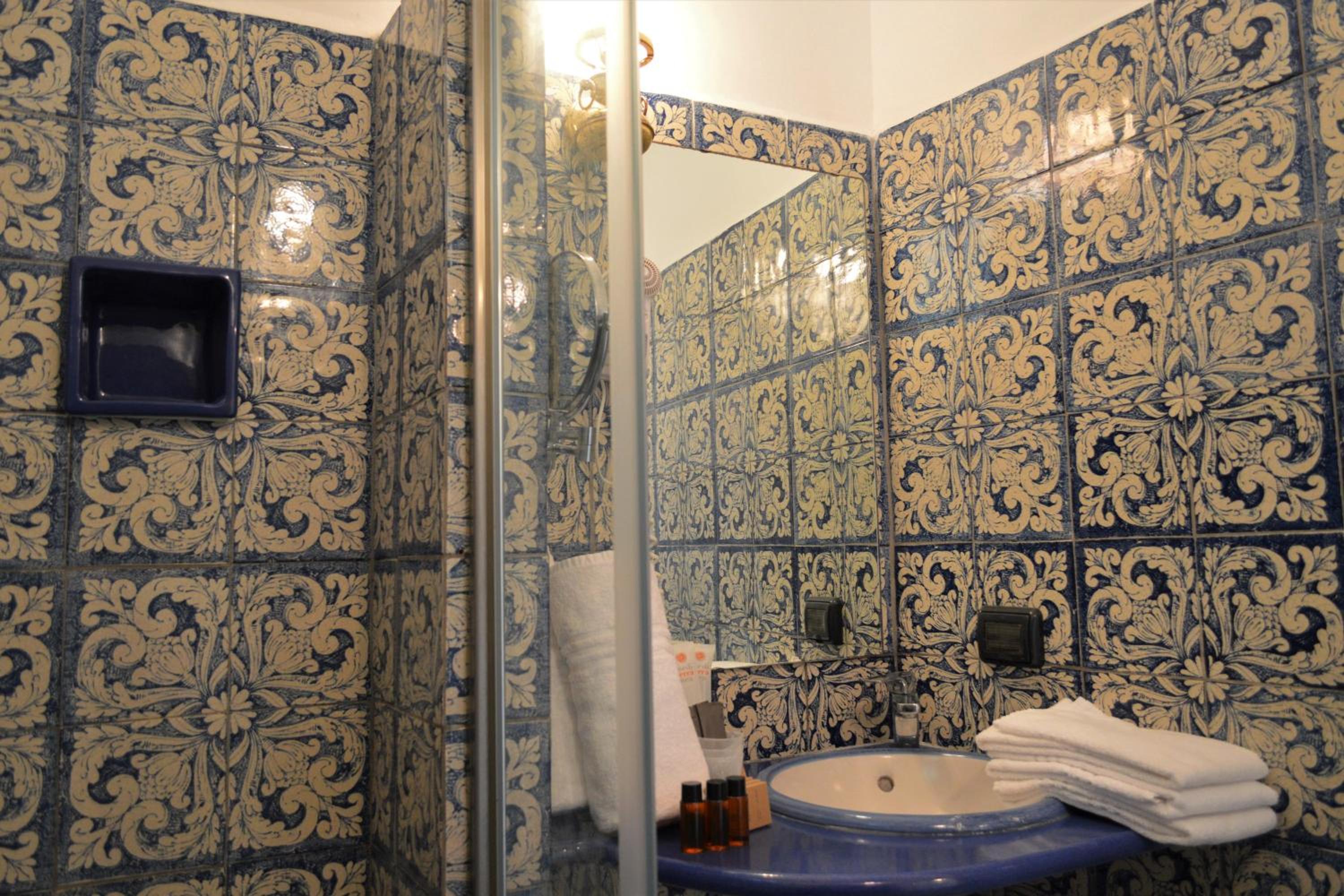 Superior Quadruple Room photo 2