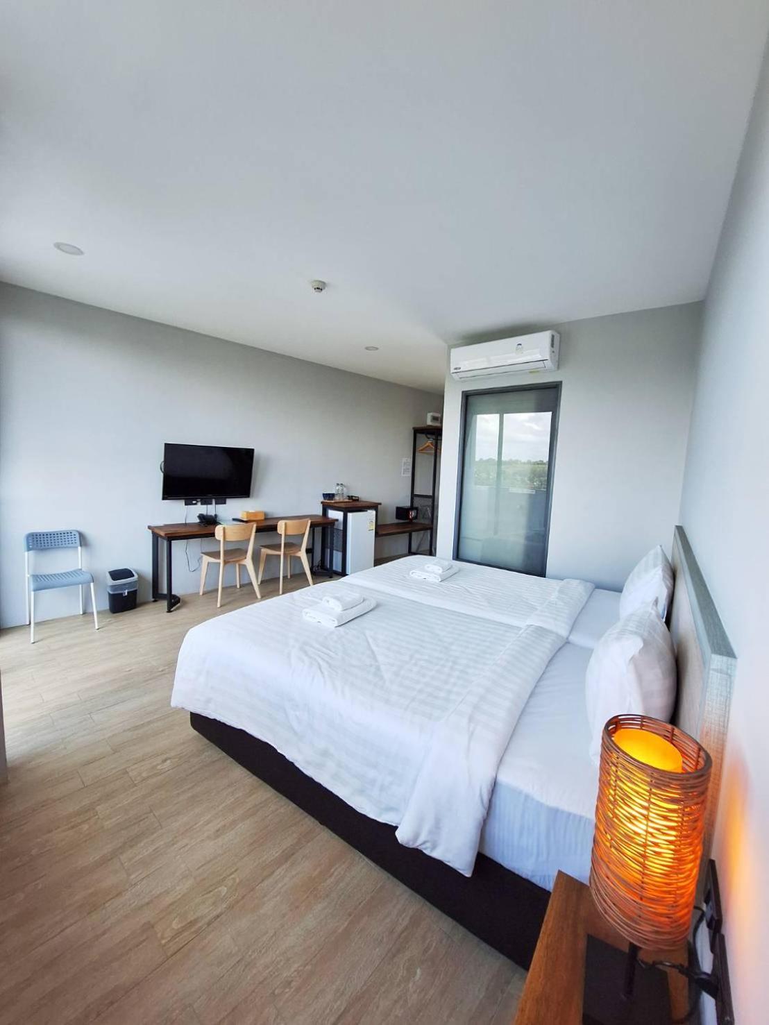 Twin Room with View - Photo 1