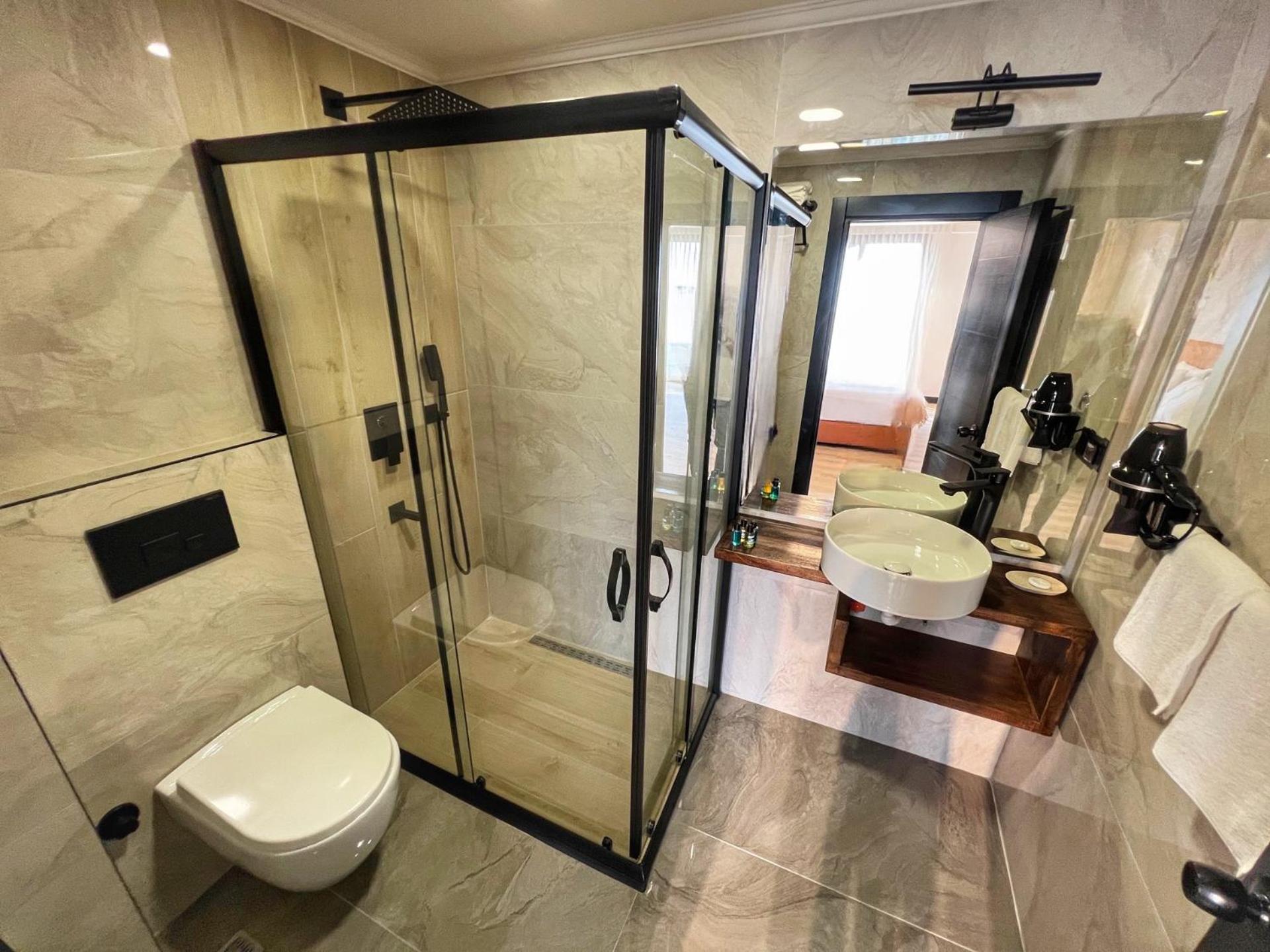Luxury Triple Room - Photo 9
