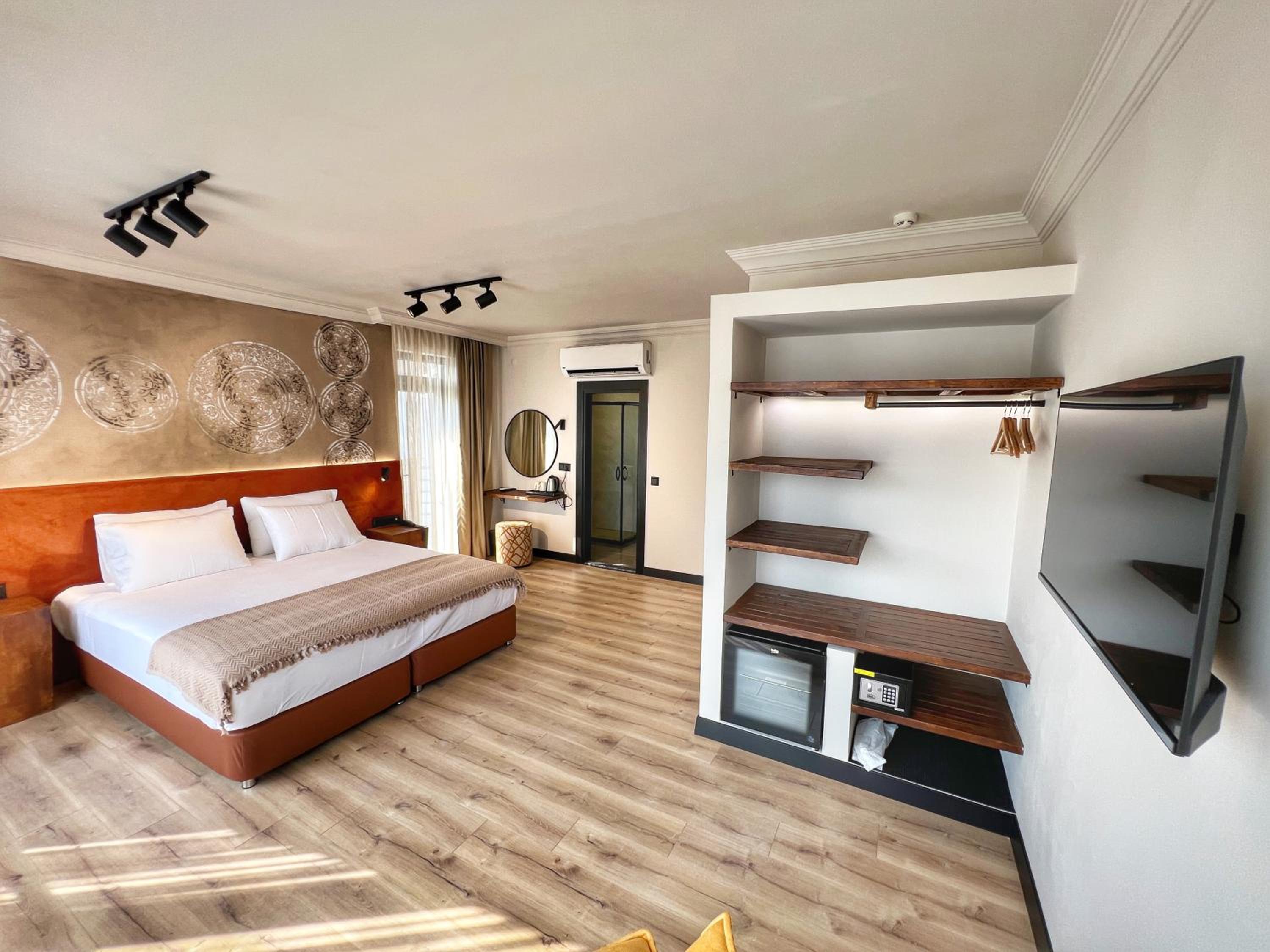 Luxury Triple Room - Photo 2