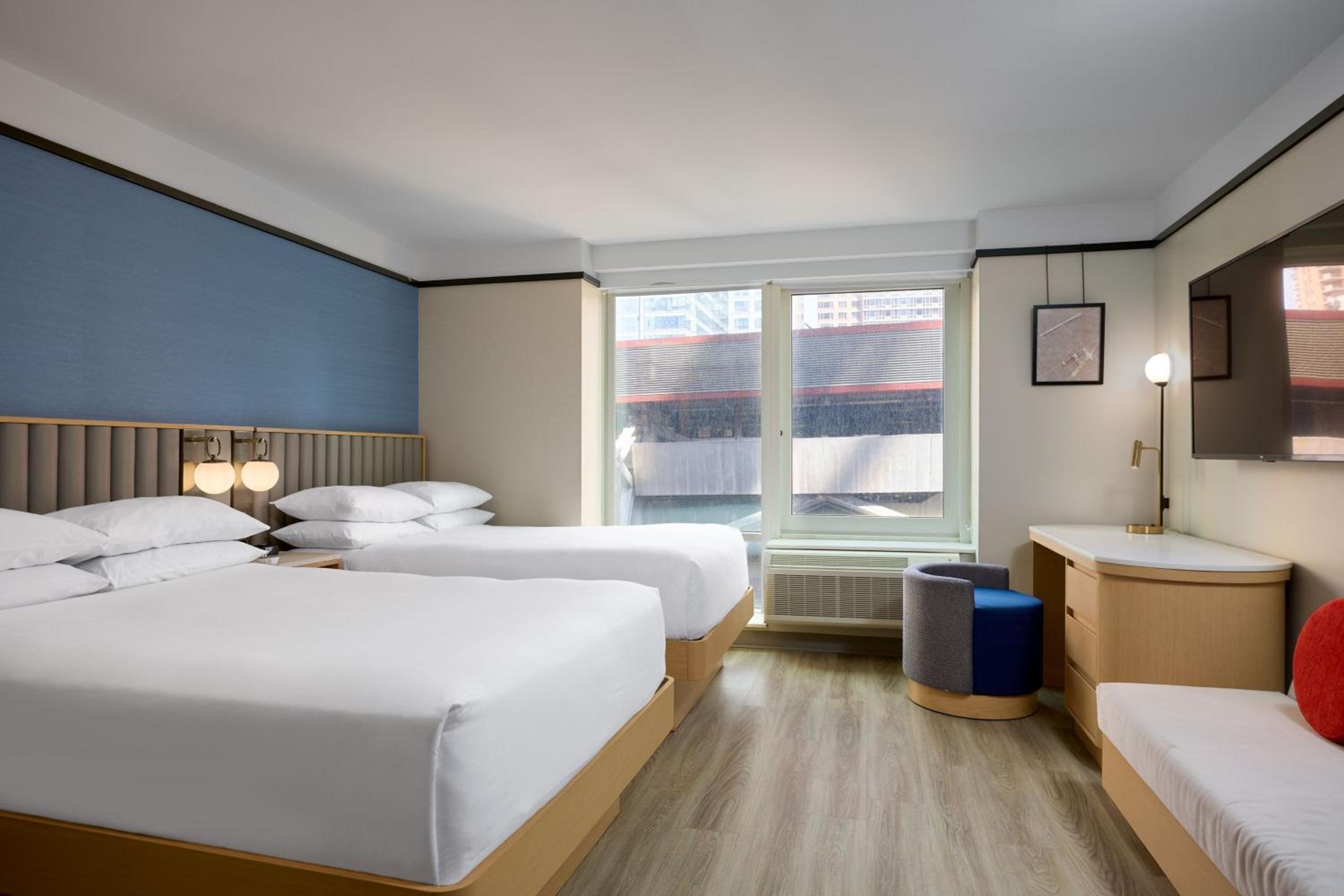 Premium Double Room with Two Double Beds thumbnail 5
