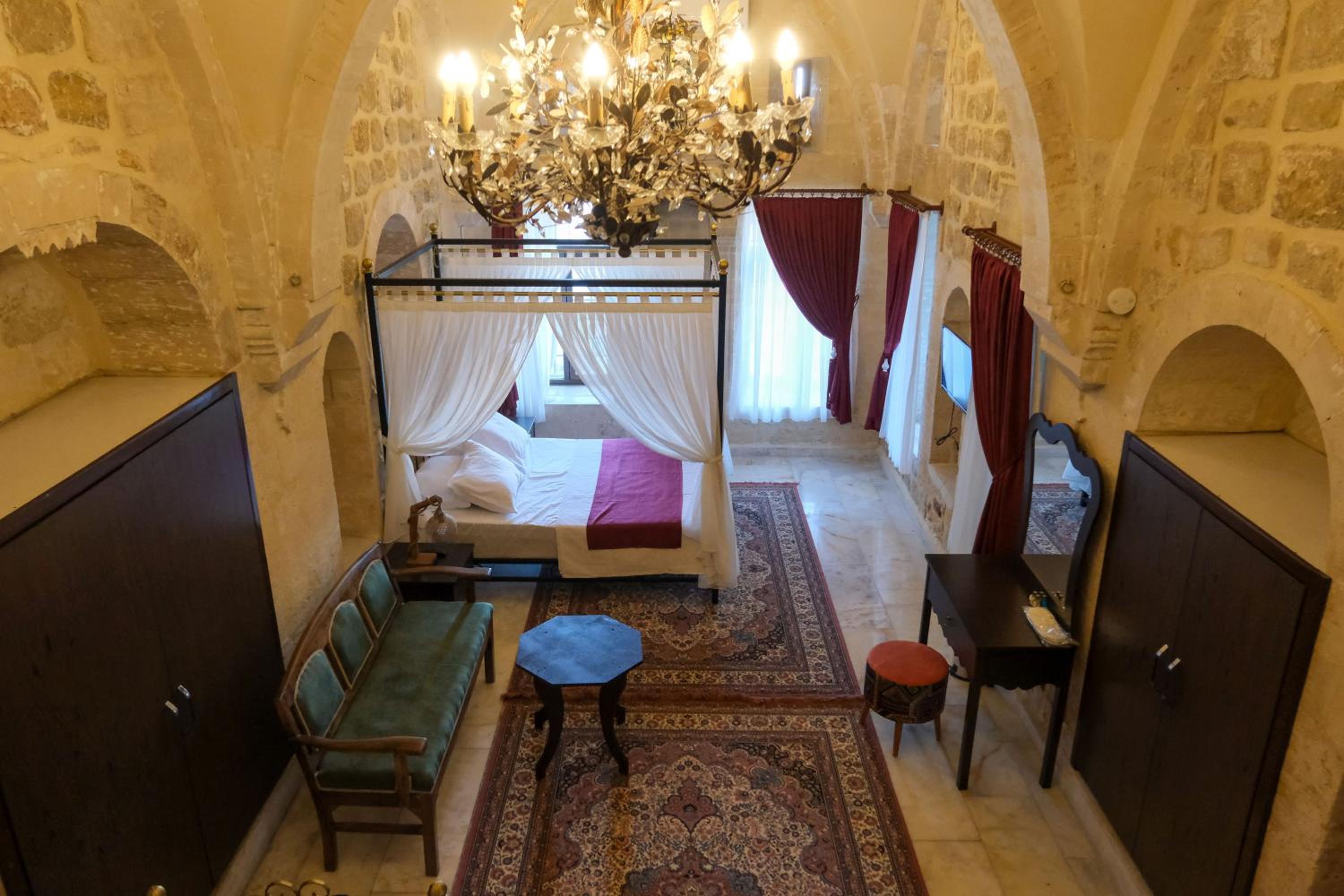 Suite with City View - Photo 6
