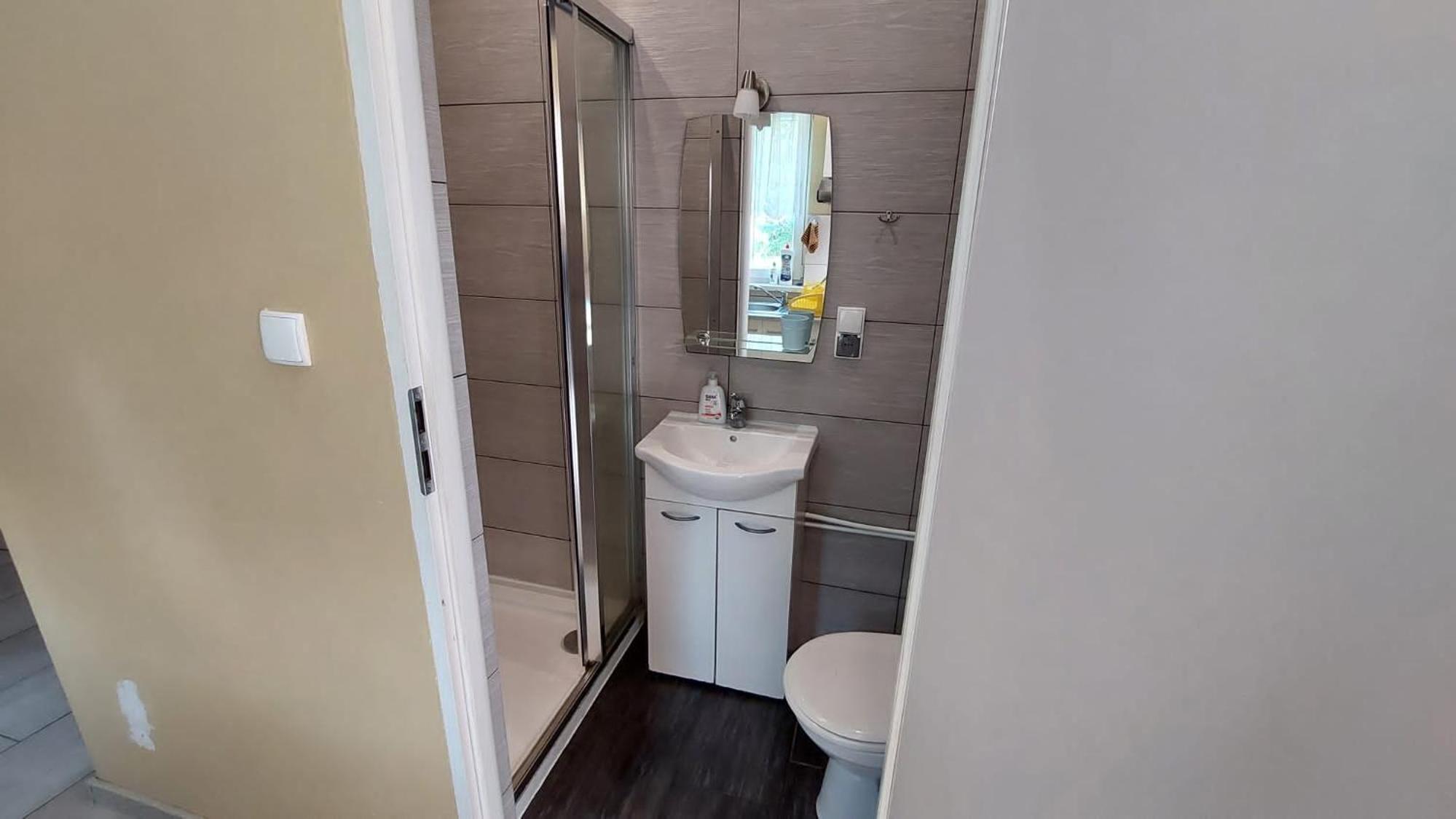 Two-Bedroom Bungalow - Photo 8